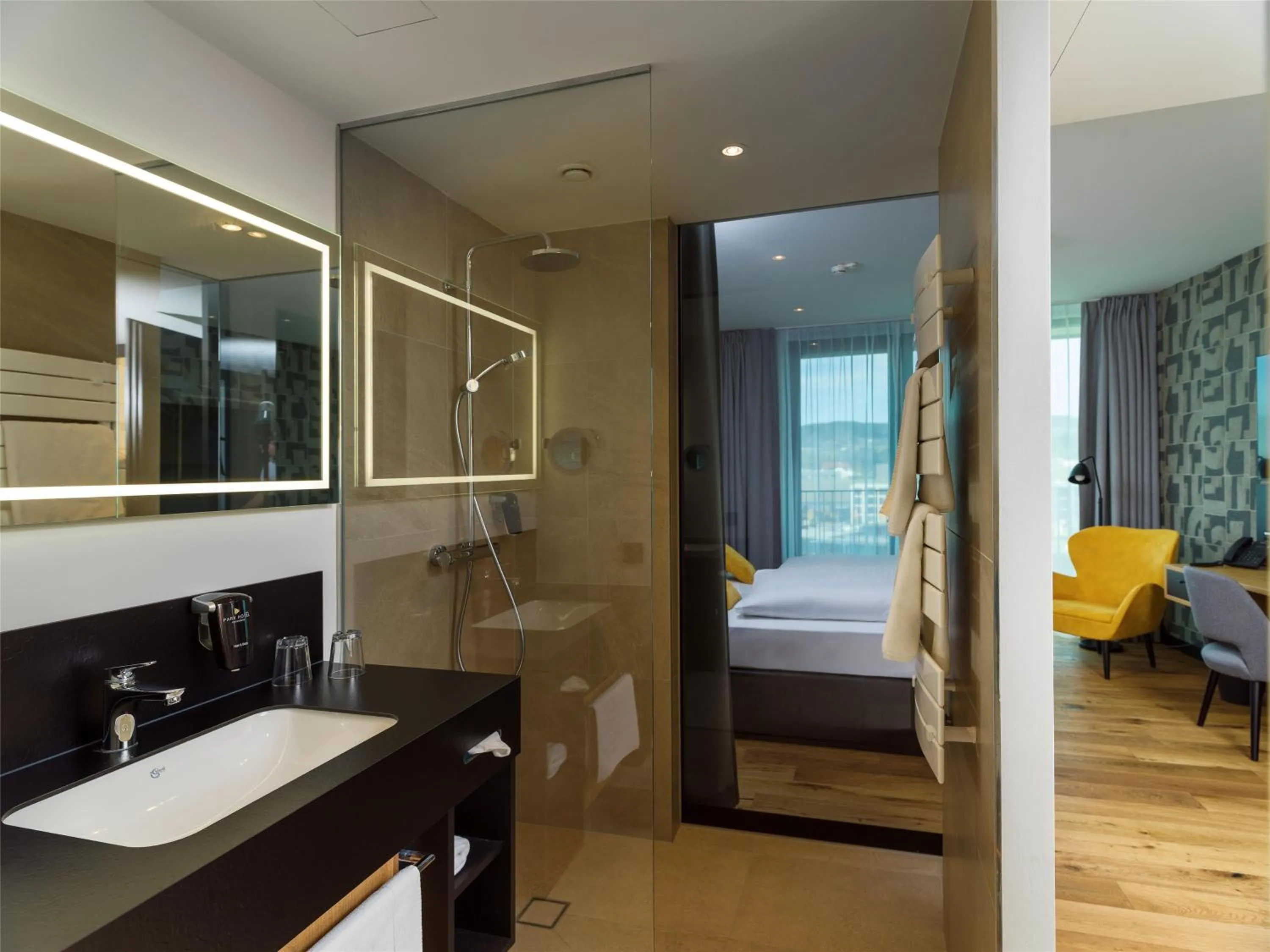 Bathroom, Bed in Best Western Parkhotel Hagenberg