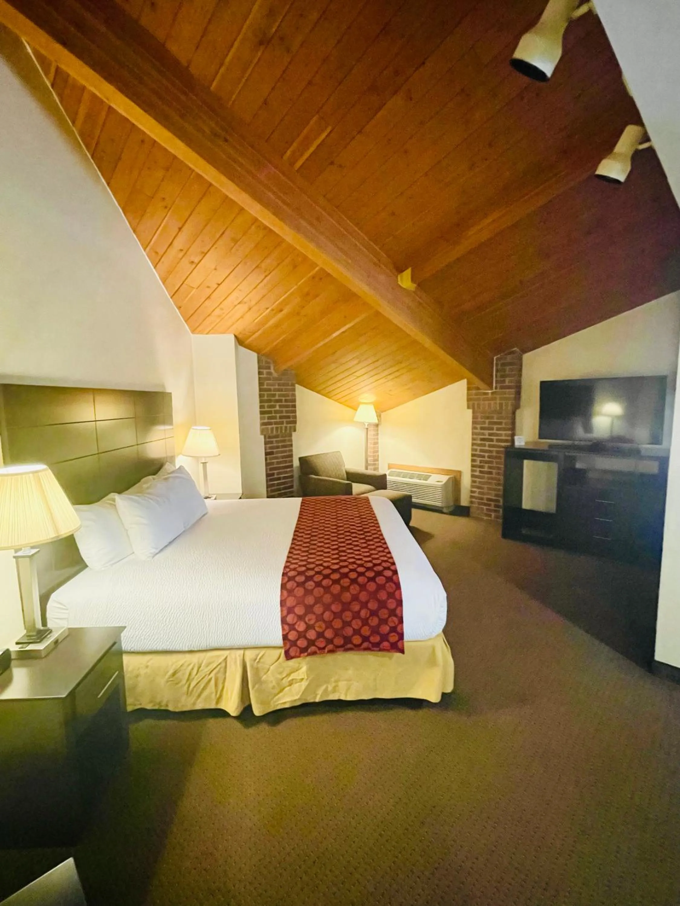 Balcony/Terrace, Bed in Baymont by Wyndham Indianapolis