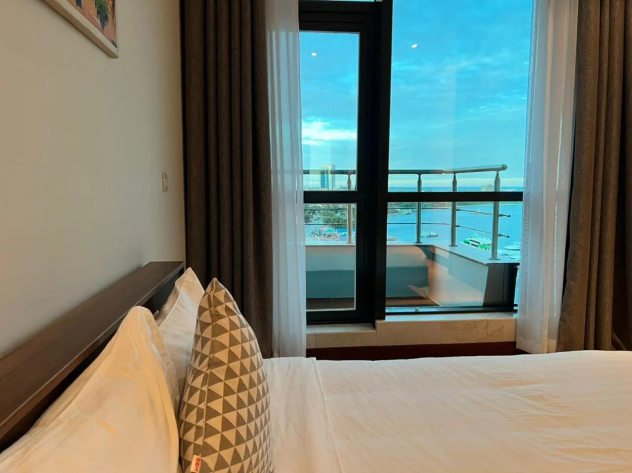 Bedroom, Bed in Fairview Luxury Apartments