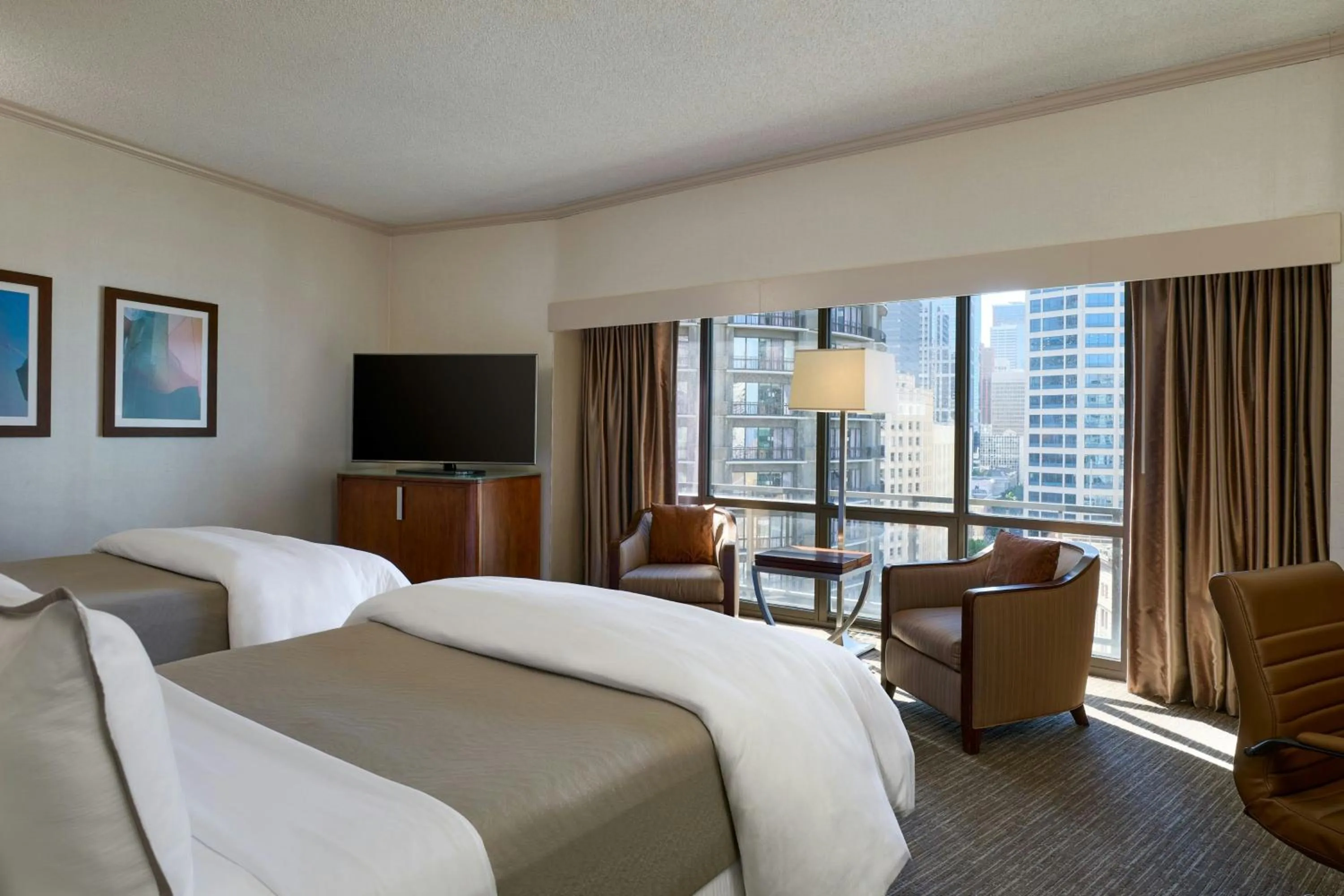 Photo of the whole room, Bed in The Westin Seattle