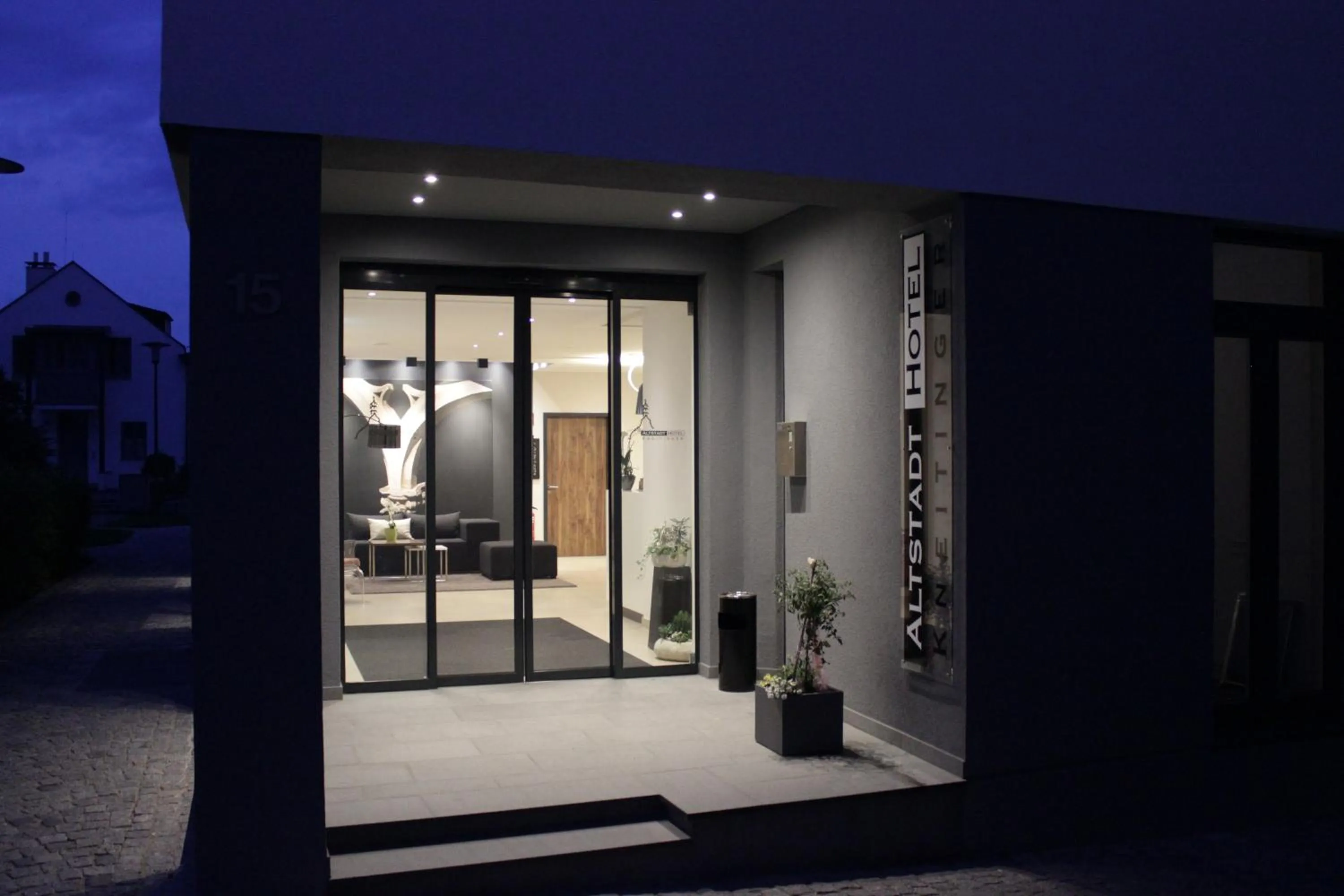 Facade/entrance in Altstadthotel Kneitinger, Abensberg