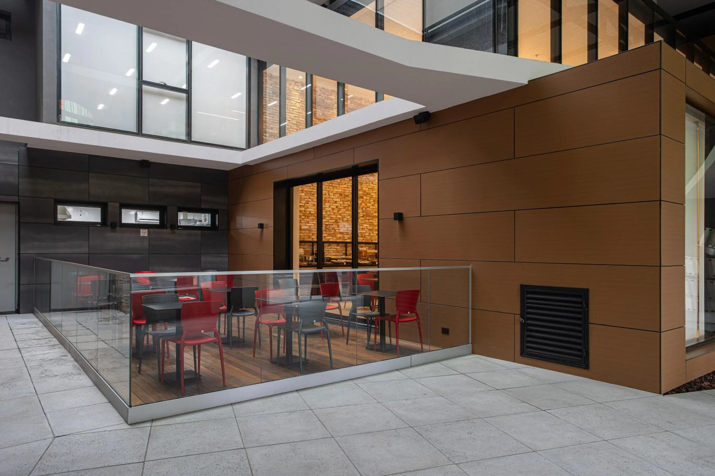 Patio in Hotel Moov Porto Alegre