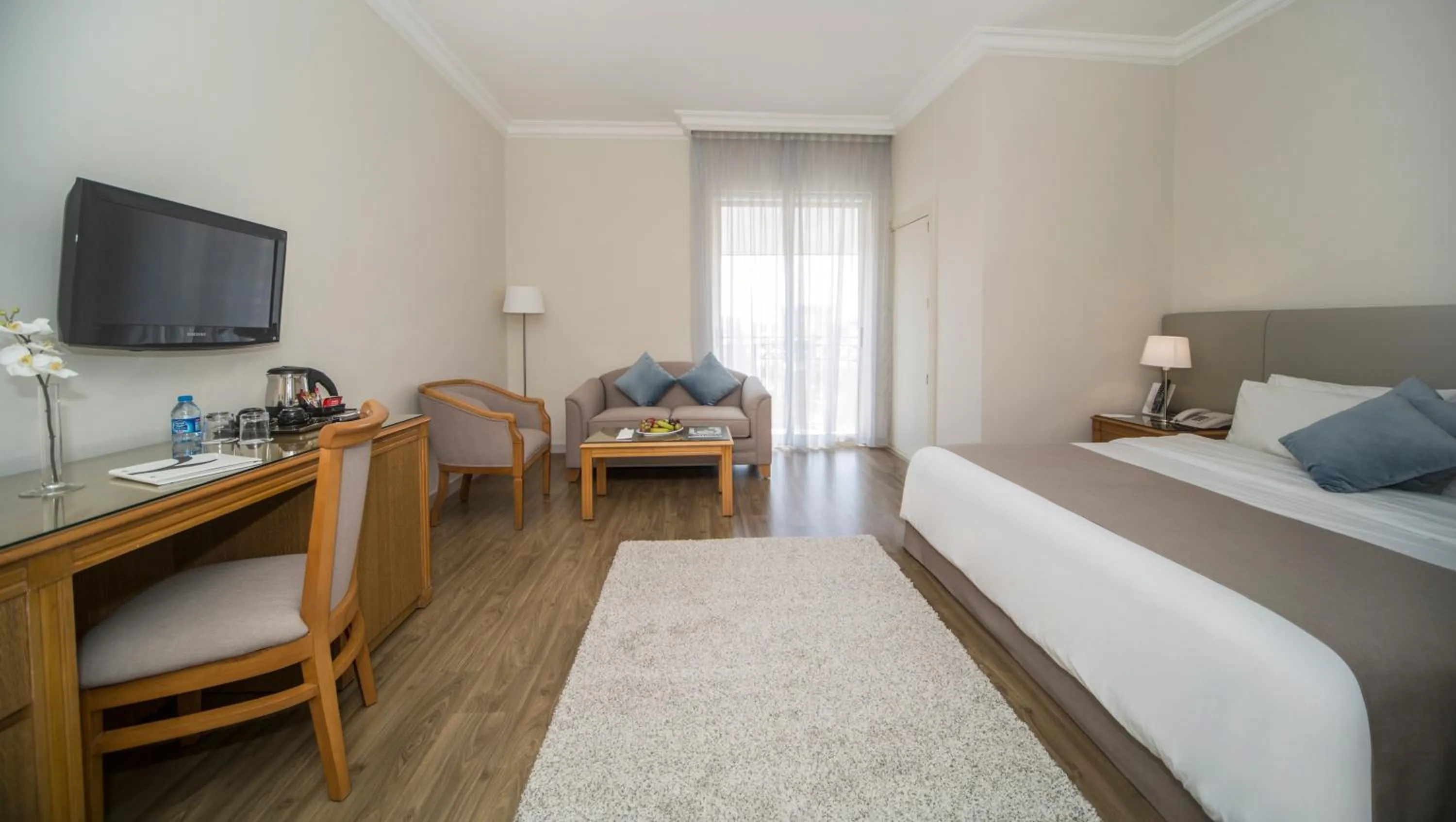 Bedroom, Bed in AlQasr Metropole Hotel