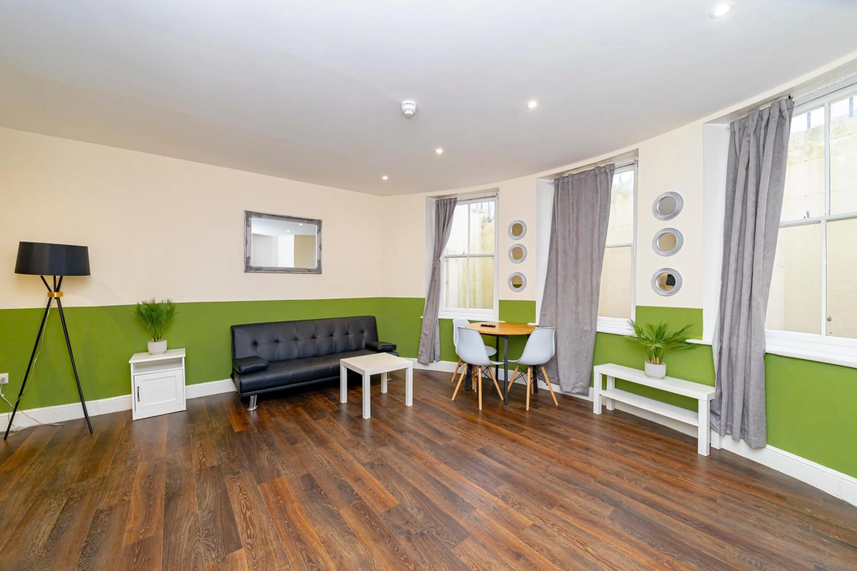 Living room in FLASH SALE Kemptown 2 Bedroom Flat BN224EAT02