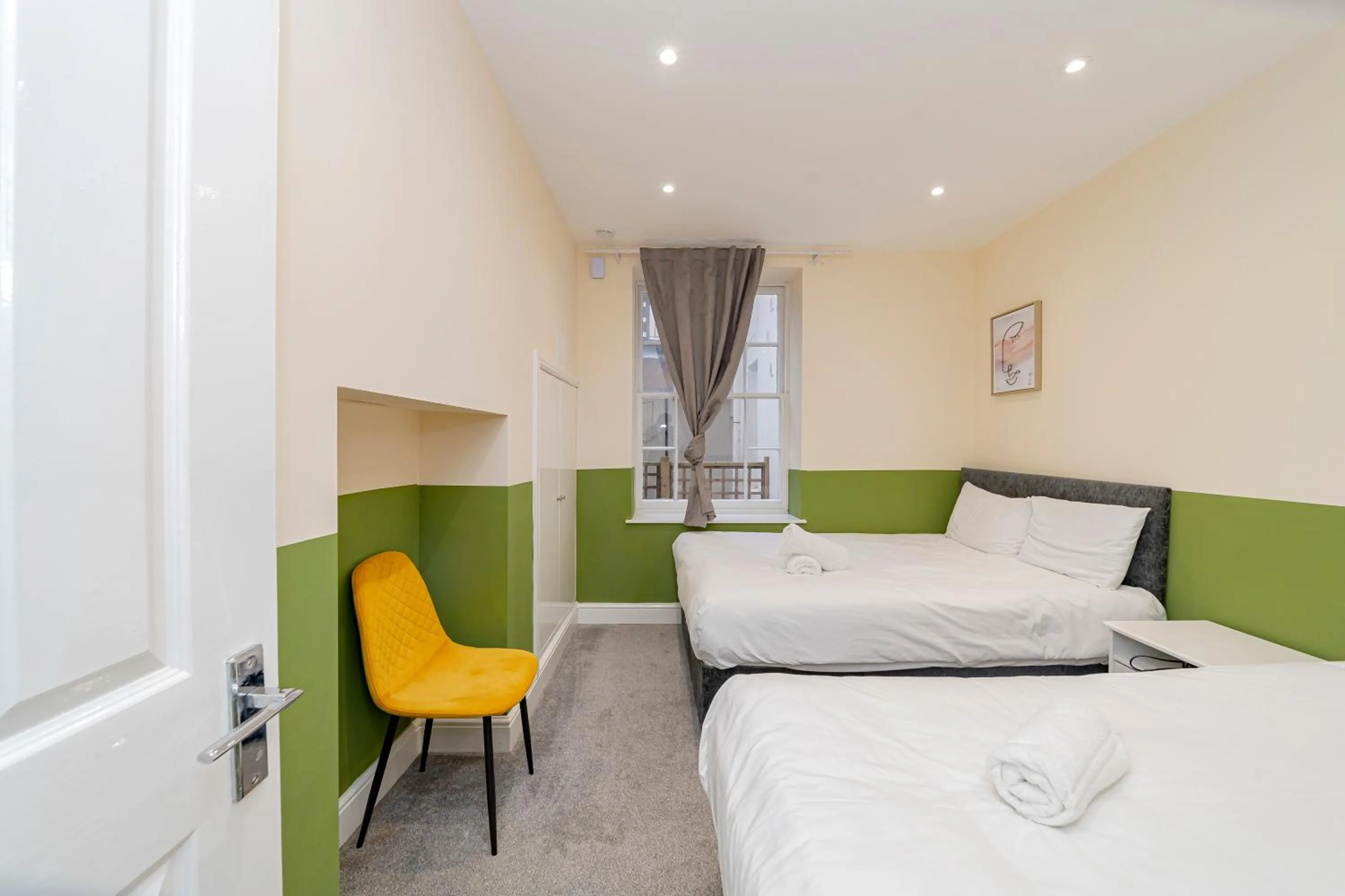 Photo of the whole room in FLASH SALE Kemptown 2 Bedroom Flat BN224EAT02