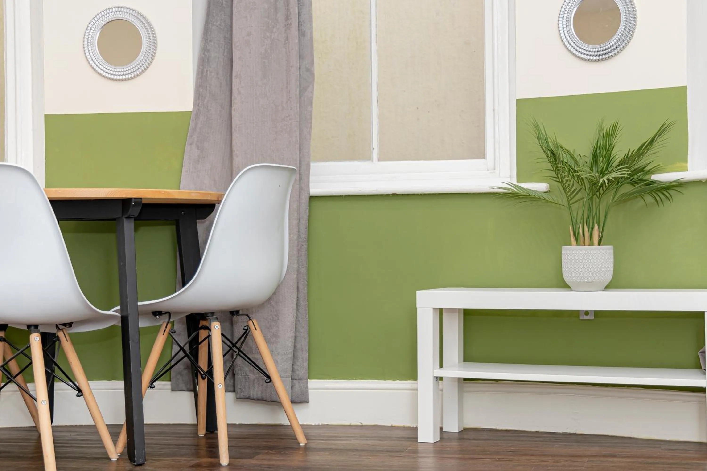 Living room in FLASH SALE Kemptown 2 Bedroom Flat BN224EAT02