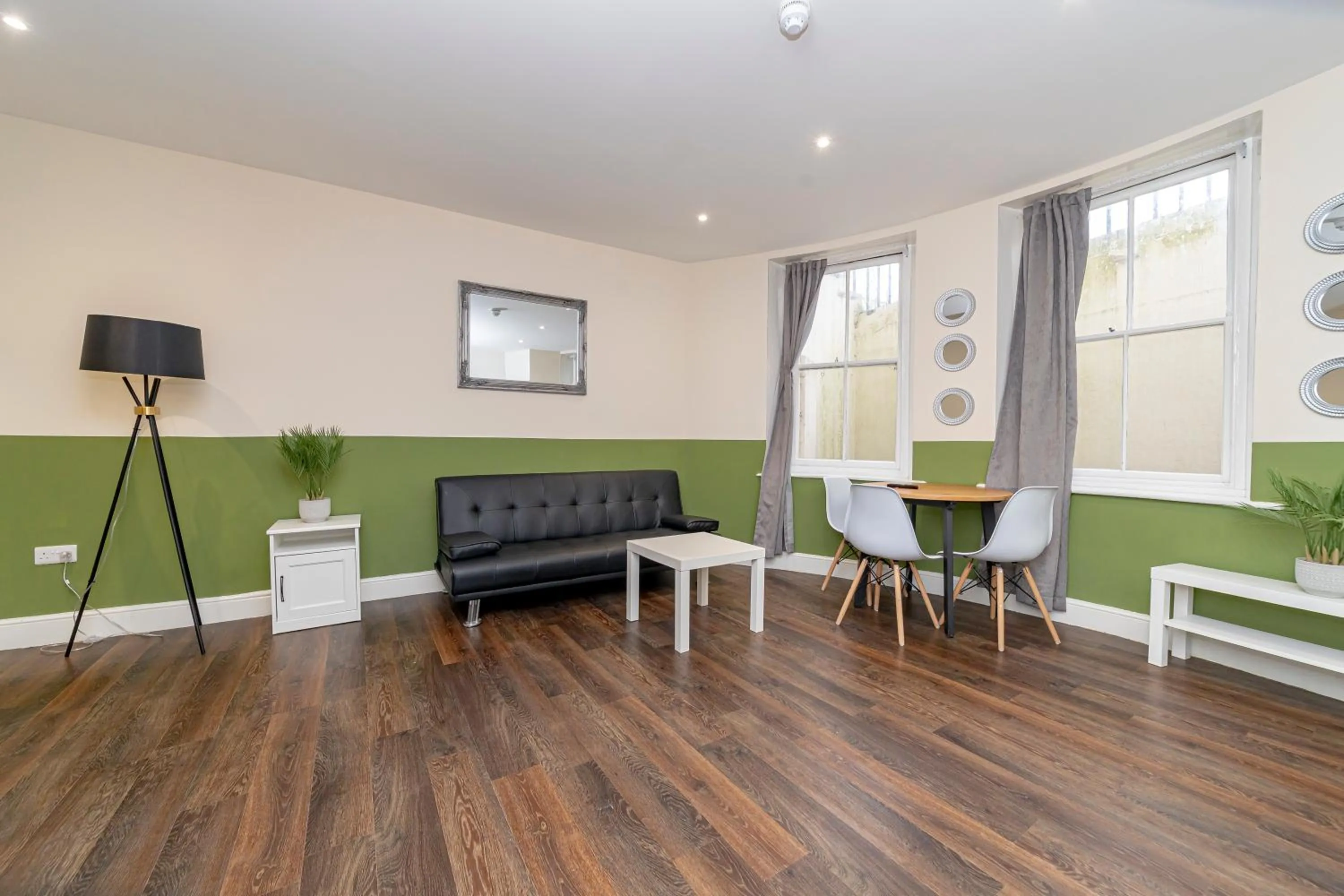 Living room in FLASH SALE Kemptown 2 Bedroom Flat BN224EAT02