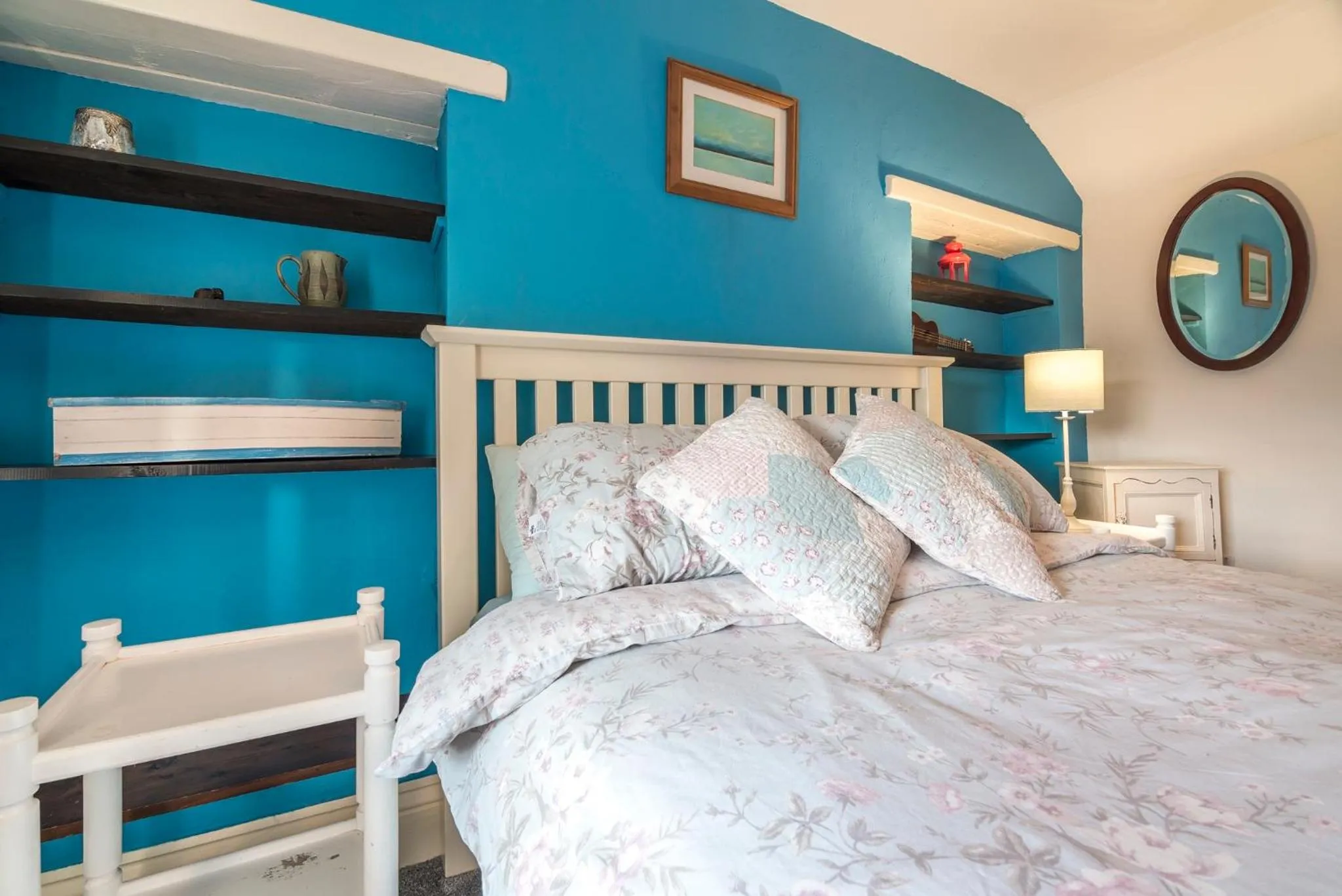 Bed in Manorbier Castle Inn Bay Room