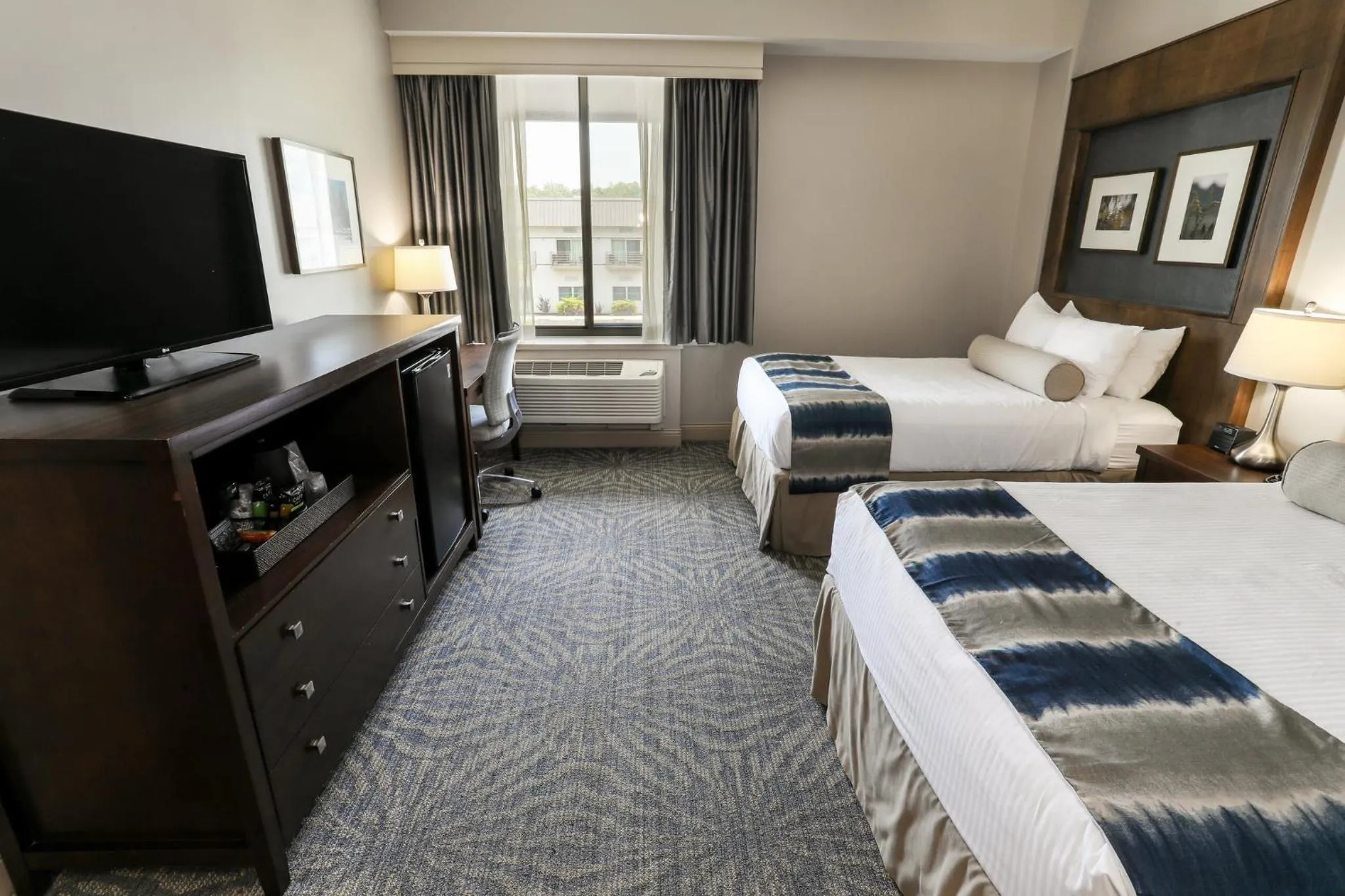 Photo of the whole room, Bed in Liberty Mountain Resort