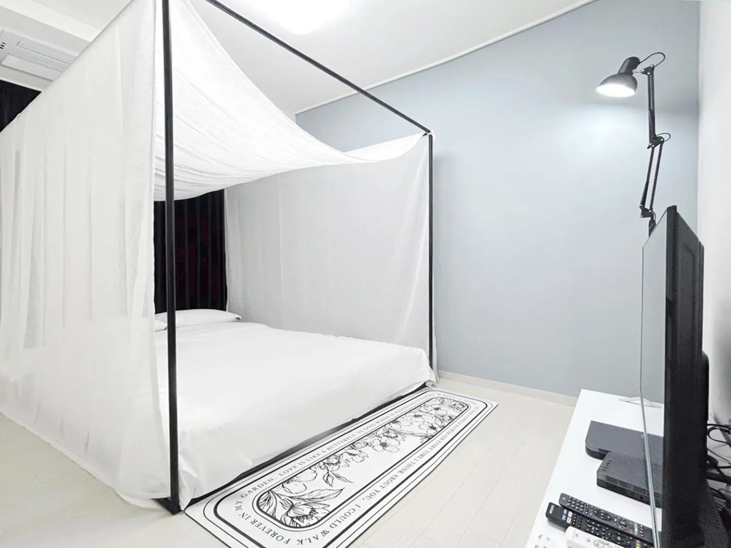 Bed in Landmark Stay in Songdo