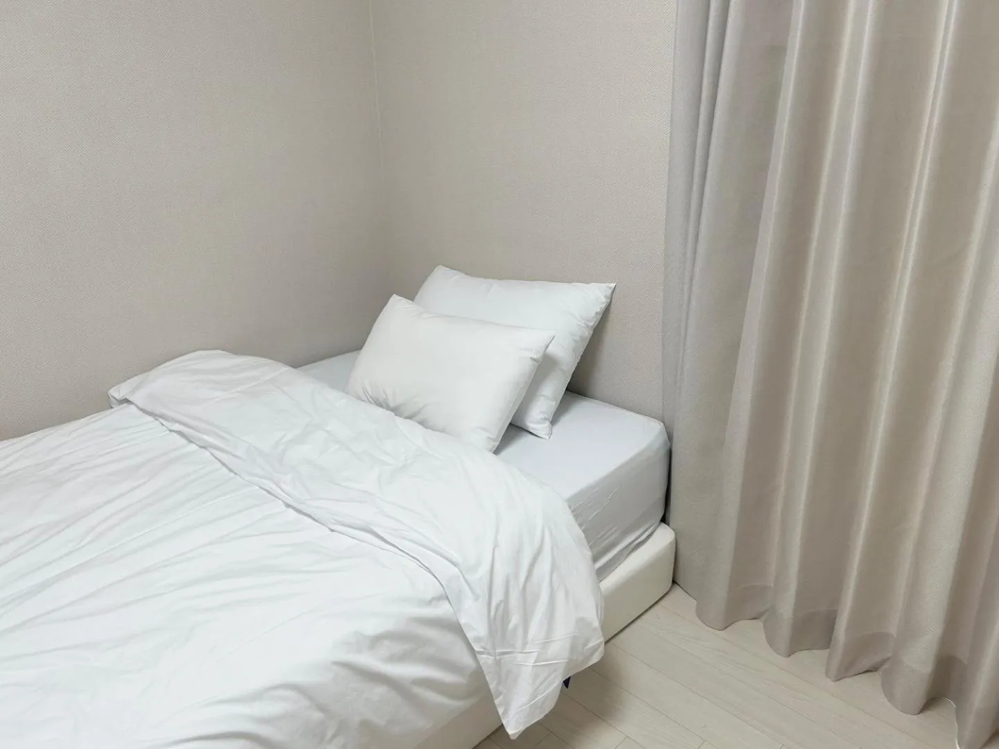 Bed in Landmark Stay in Songdo