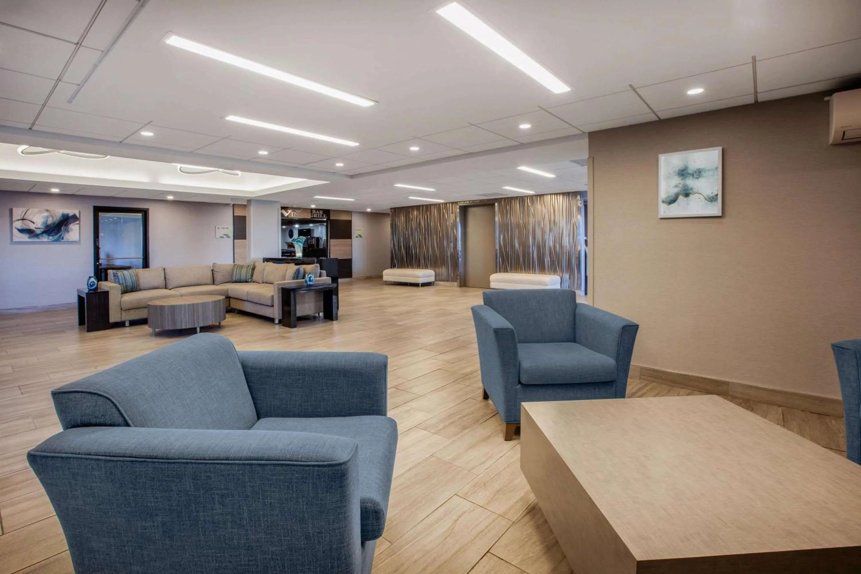 Lobby or reception in Wingate by Wyndham Detroit Metro Airport