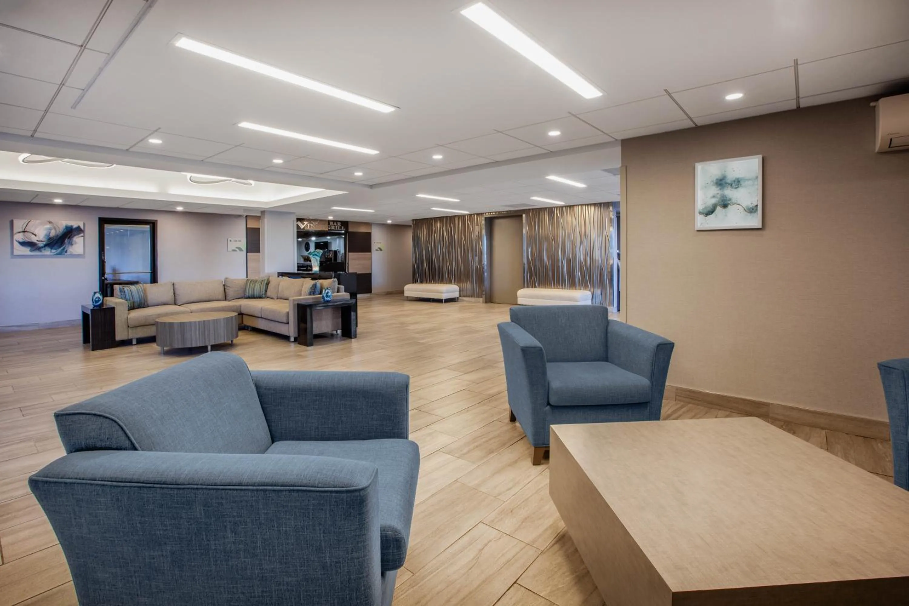 Lobby or reception in Wingate by Wyndham Detroit Metro Airport