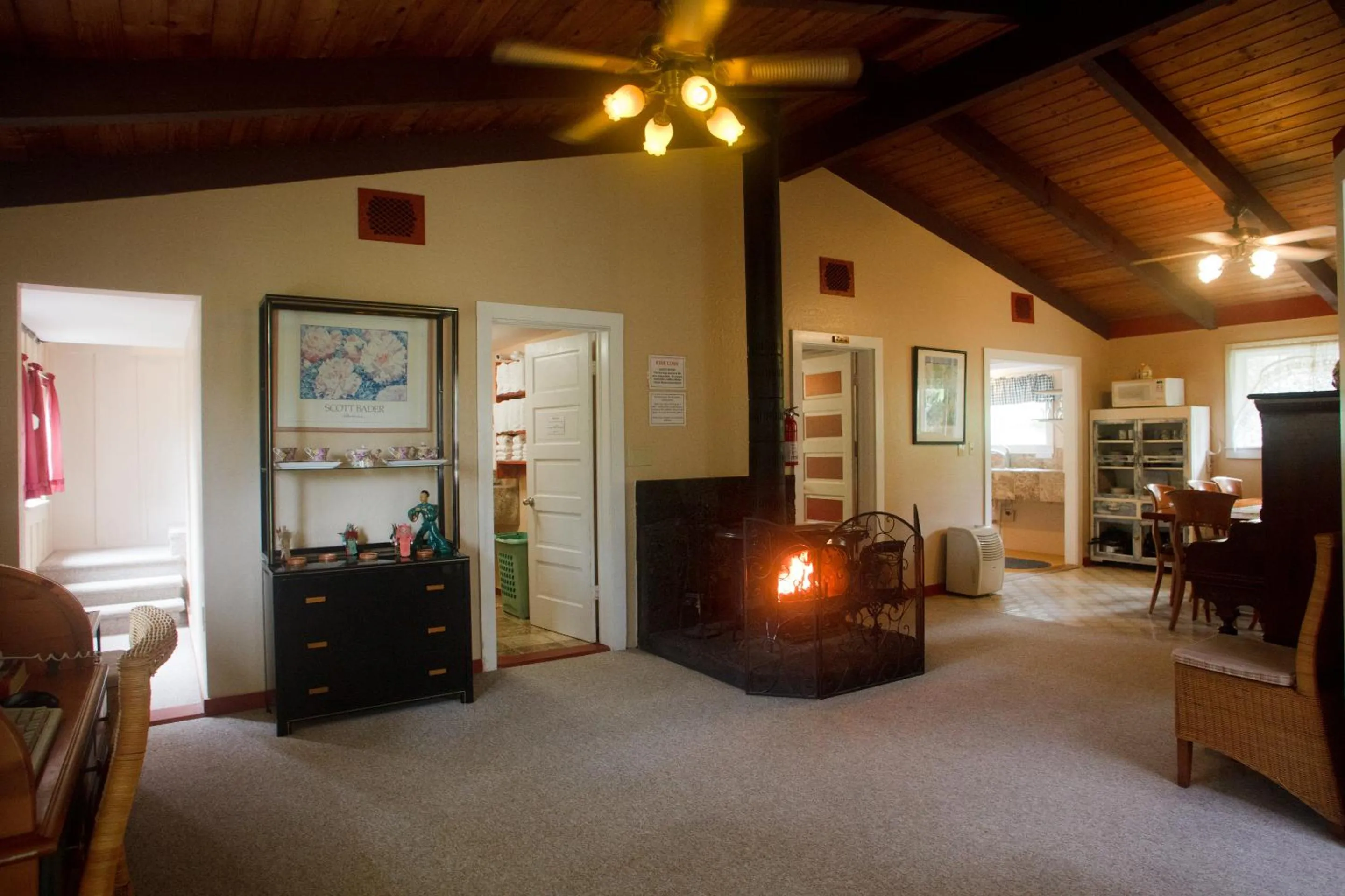 Communal lounge/ TV room in Volcano Hale