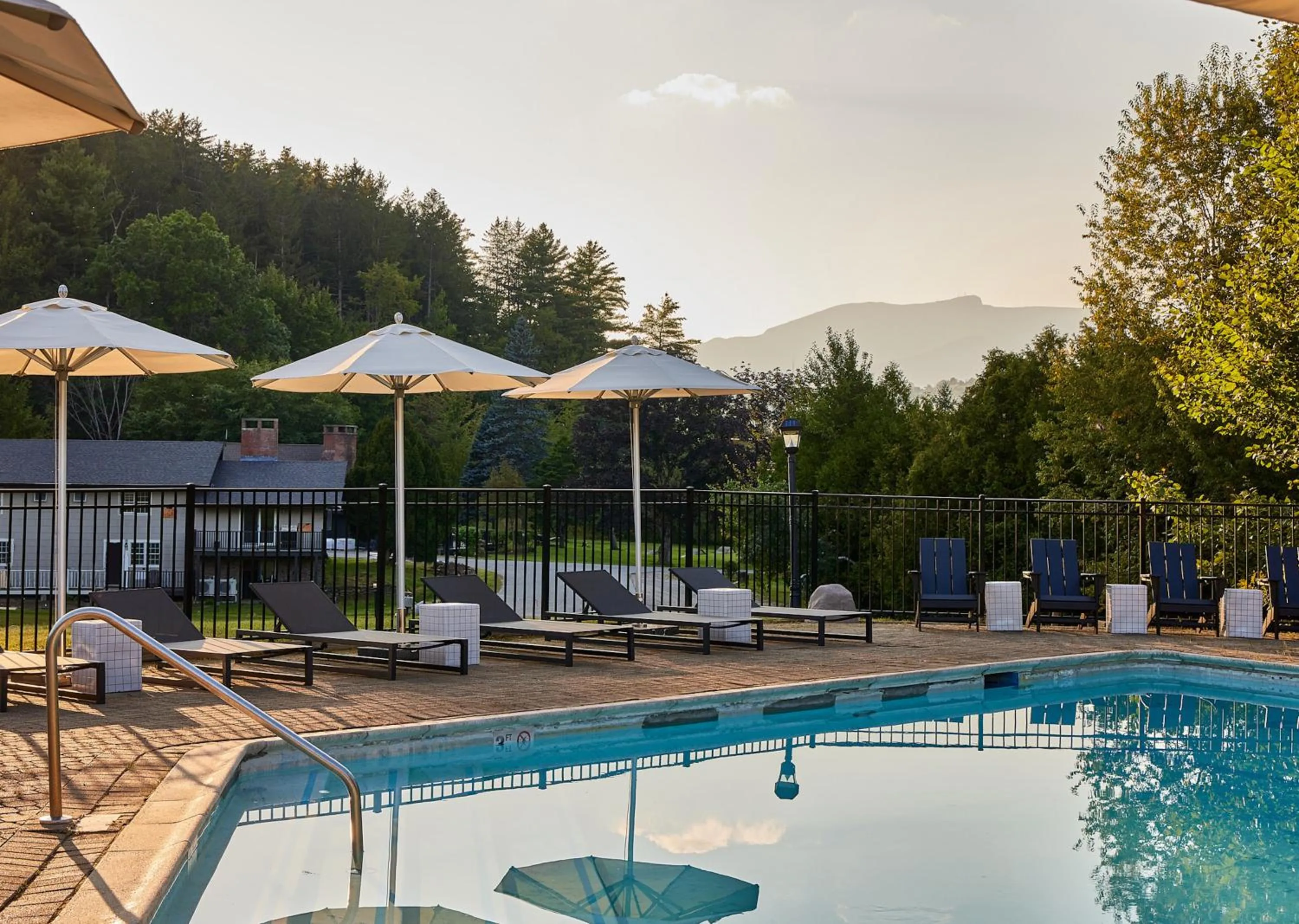 Pool view in Bluebird Cady Hill Lodge