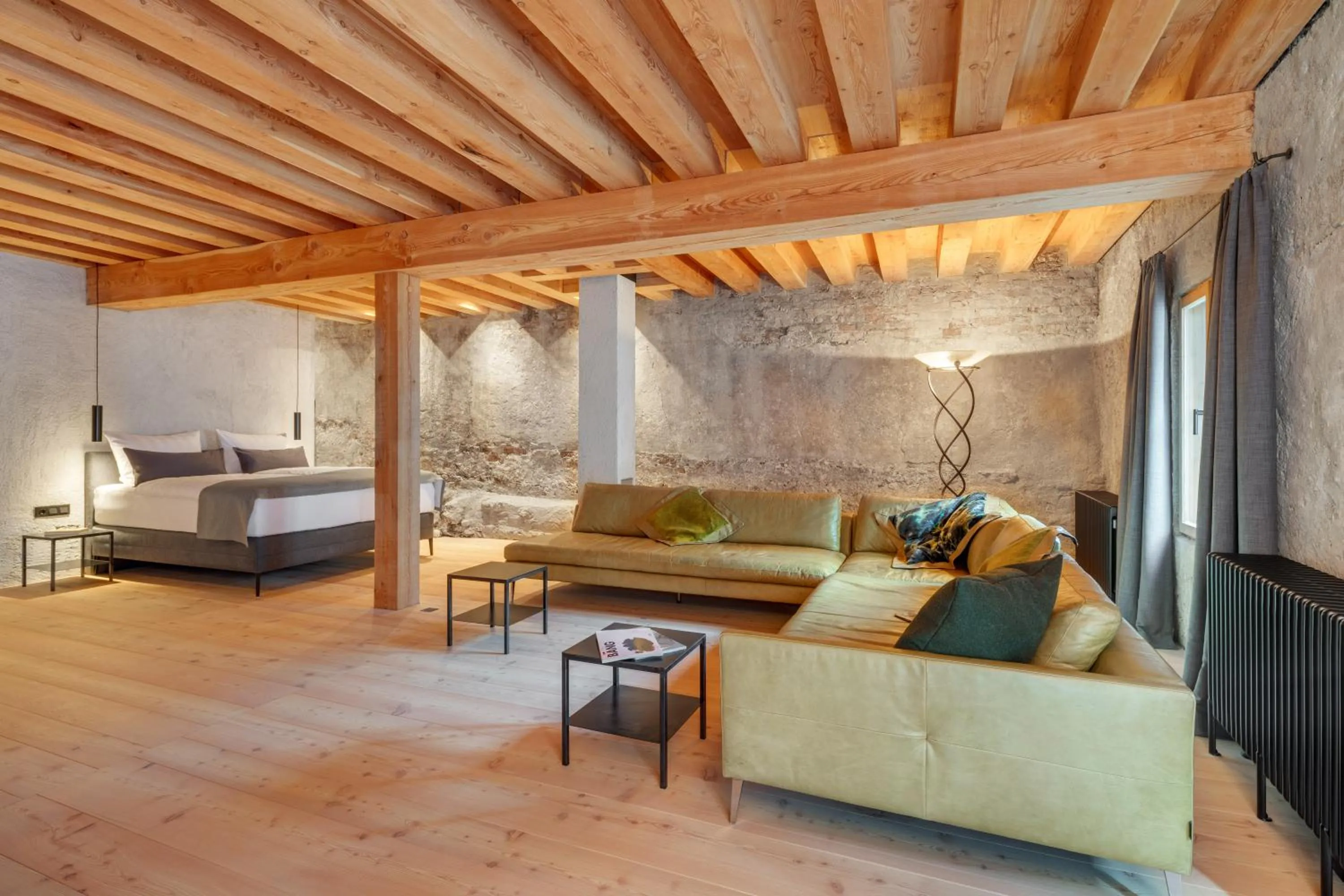 Living room, Bed in Boutiquehotel Rattenberg