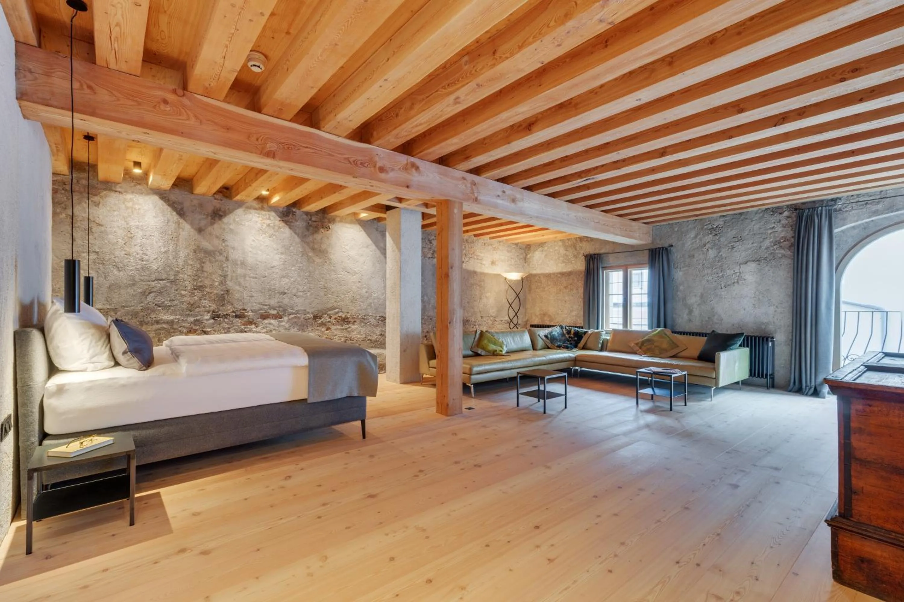 Photo of the whole room, Bed in Boutiquehotel Rattenberg