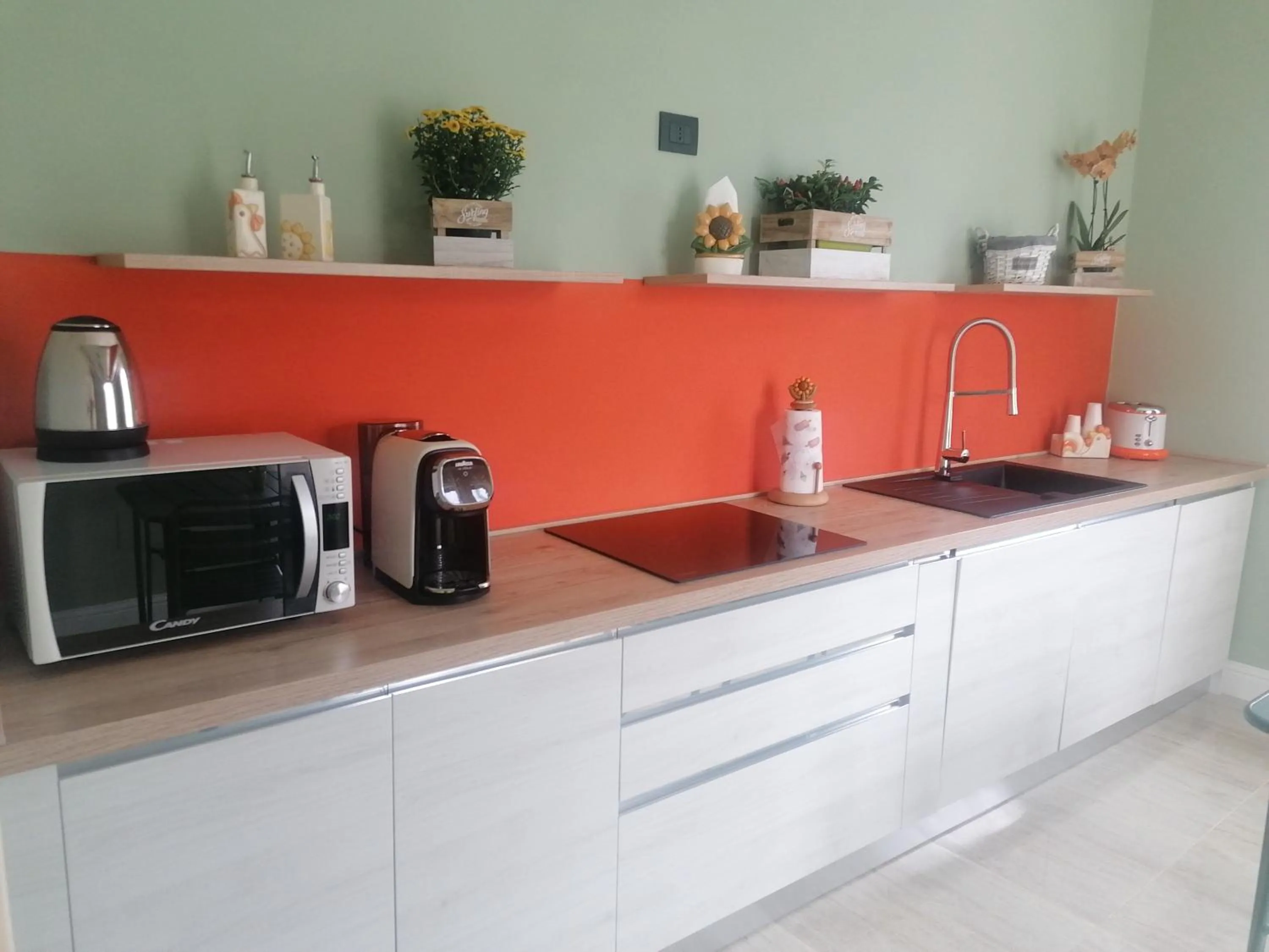 Communal kitchen in B&B VILLA PREZIOSA LAGO MAGGIORE