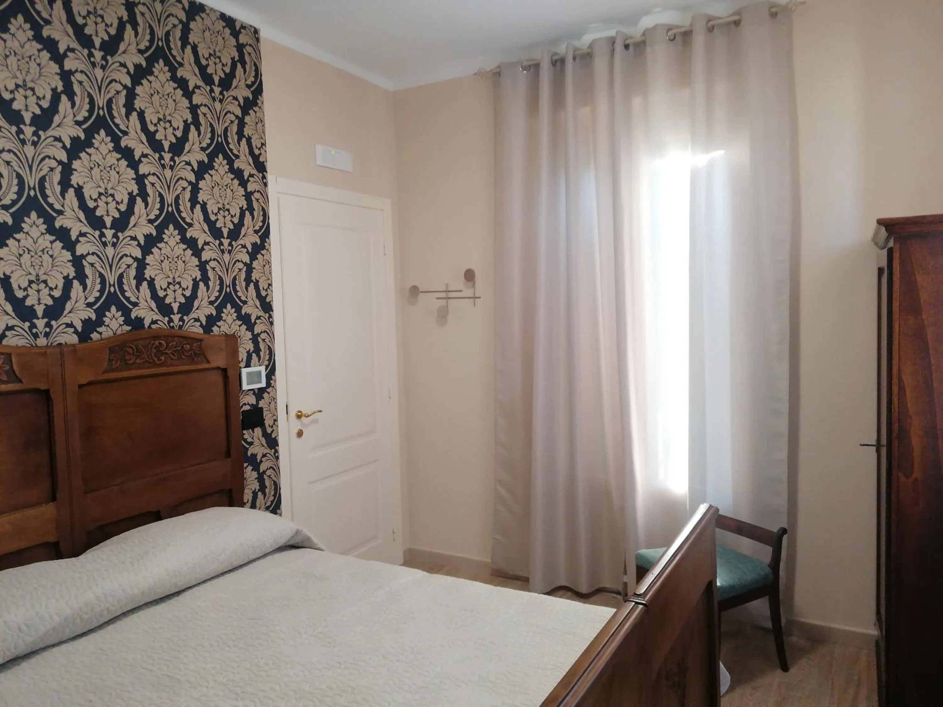 Bed in B&B VILLA PREZIOSA LAGO MAGGIORE