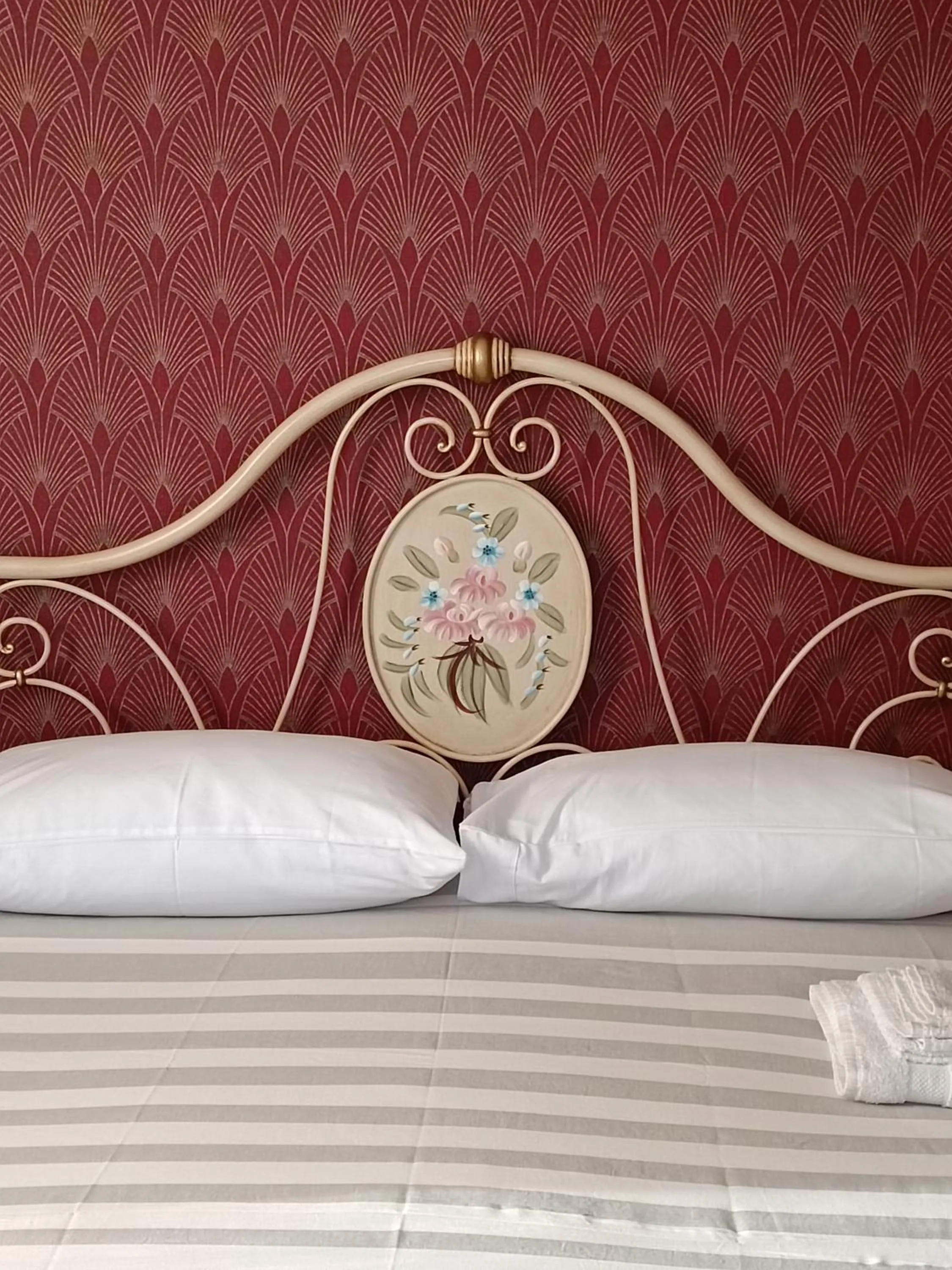 Bed in B&B VILLA PREZIOSA LAGO MAGGIORE