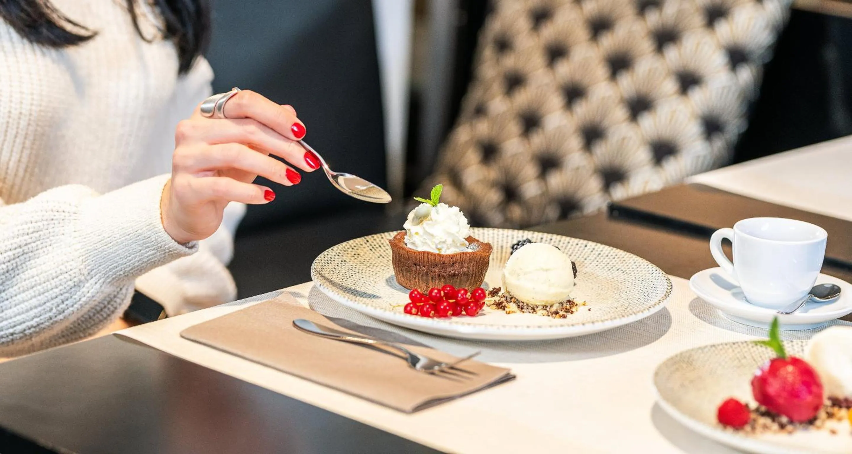 Restaurant/places to eat in Victor's Residenz-Hotel München