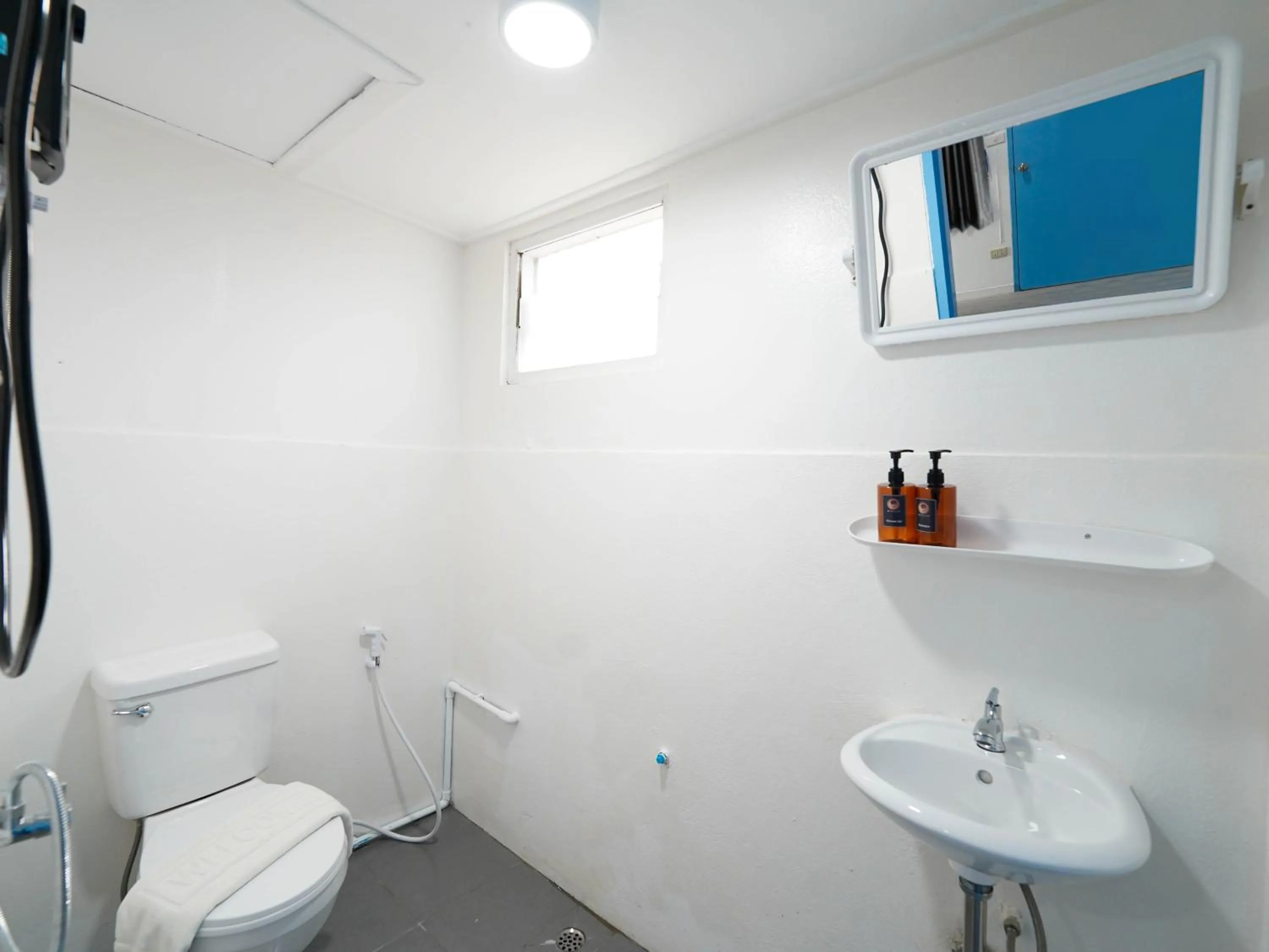 Shower in RoomQuest North Pattaya Light Collection