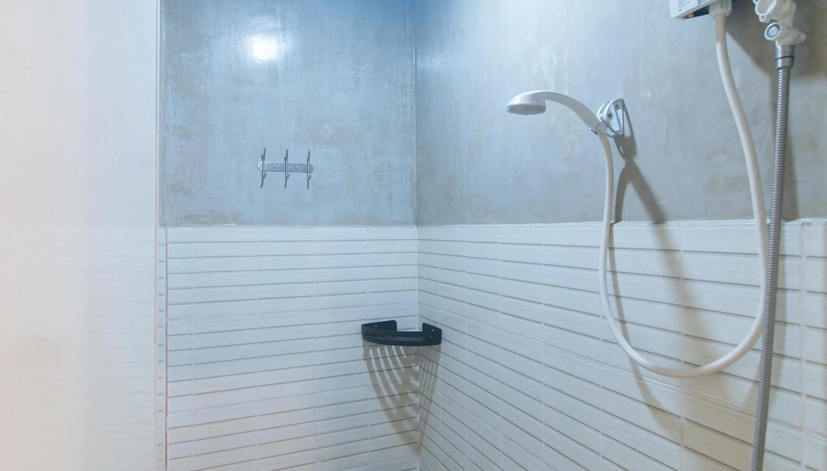 Shower in RedDoorz at MBB Room NAIA 2