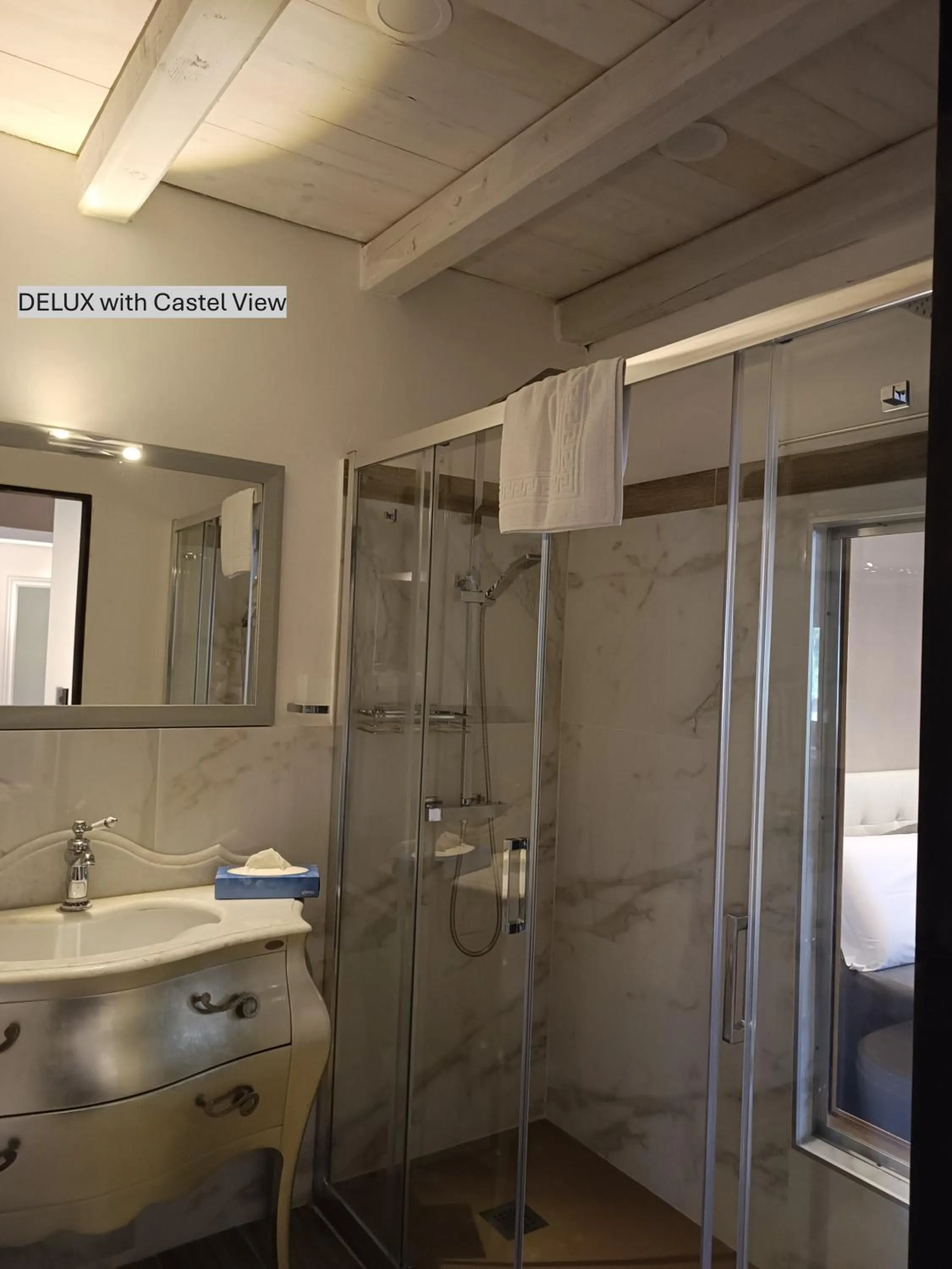 Shower in Dimora Arco Basso - Old Town