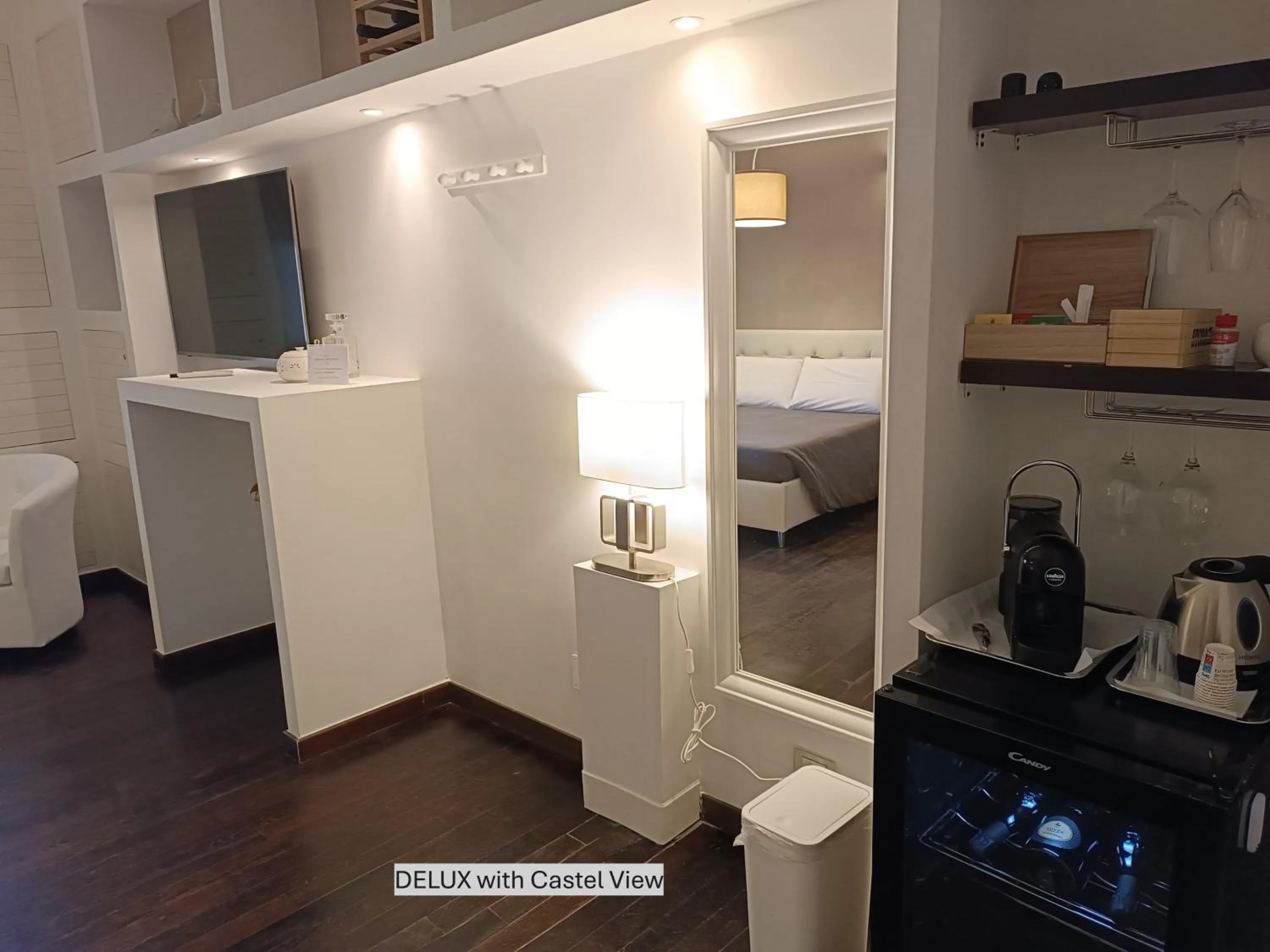 TV and multimedia in Dimora Arco Basso - Old Town