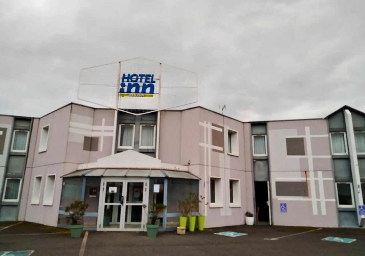 Property building in Hotel Inn Design Montluçon