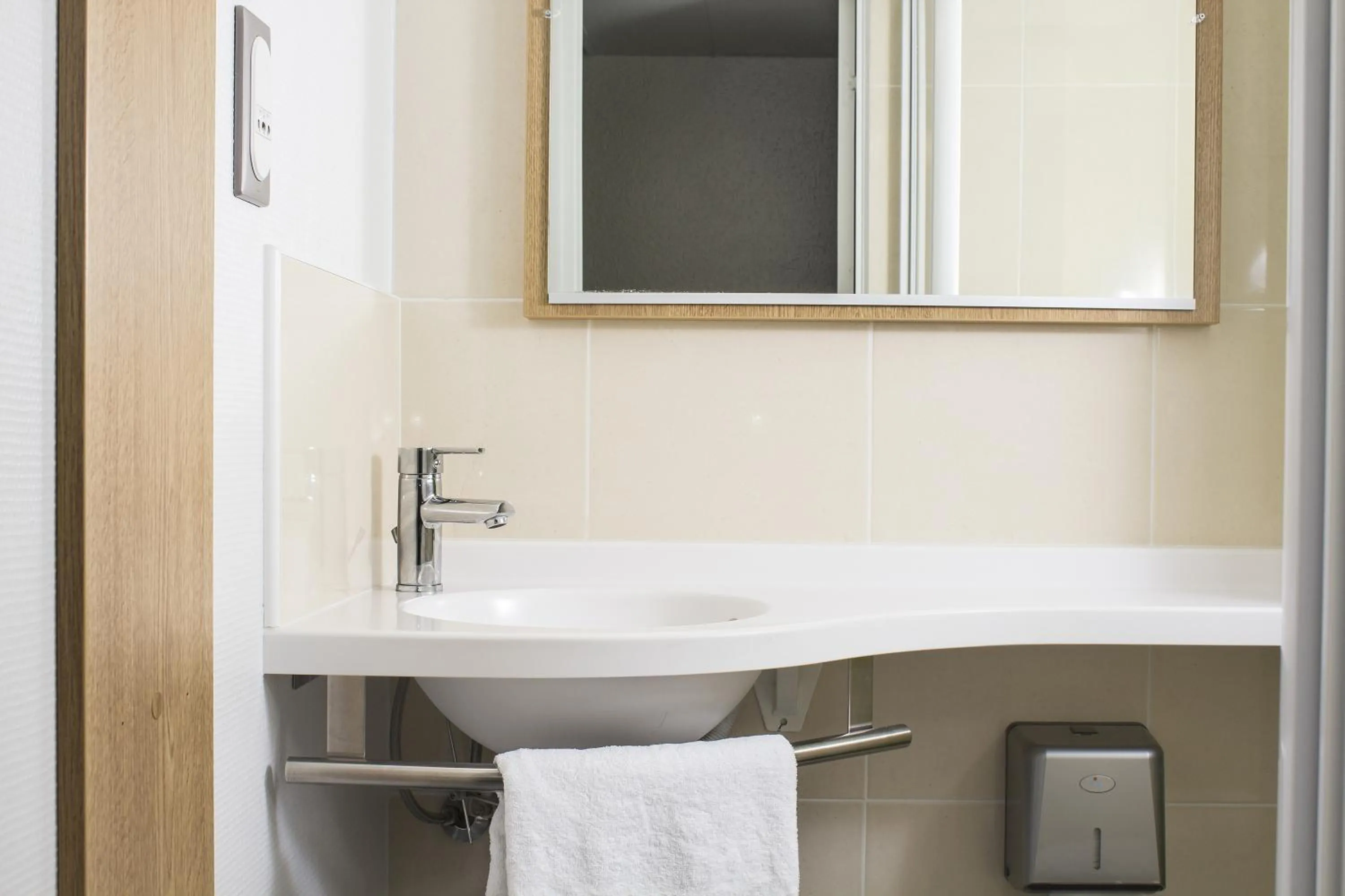 Bathroom in Hotel Inn Design Montluçon