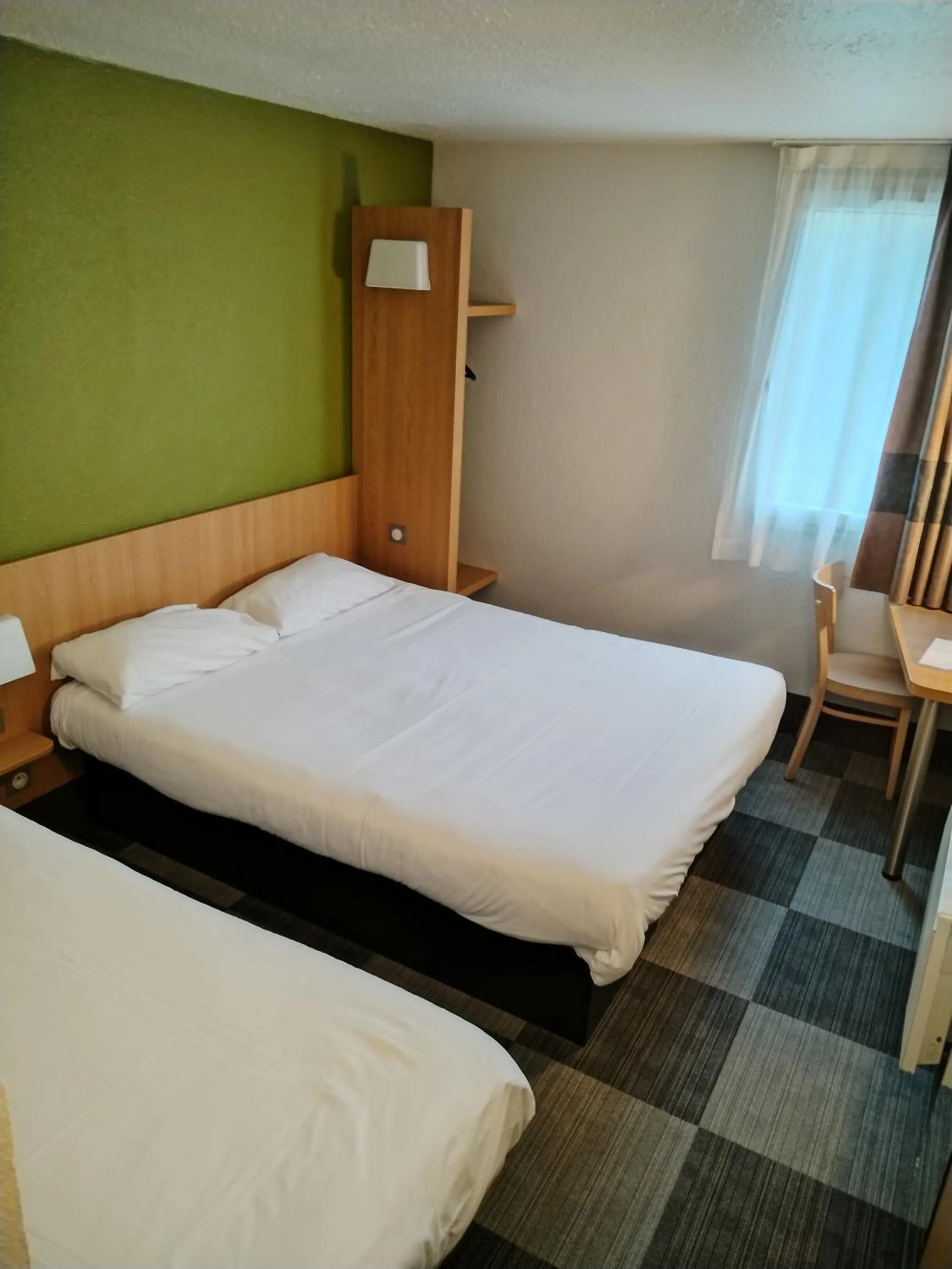 Bedroom, Bed in Hotel Inn Design Montluçon