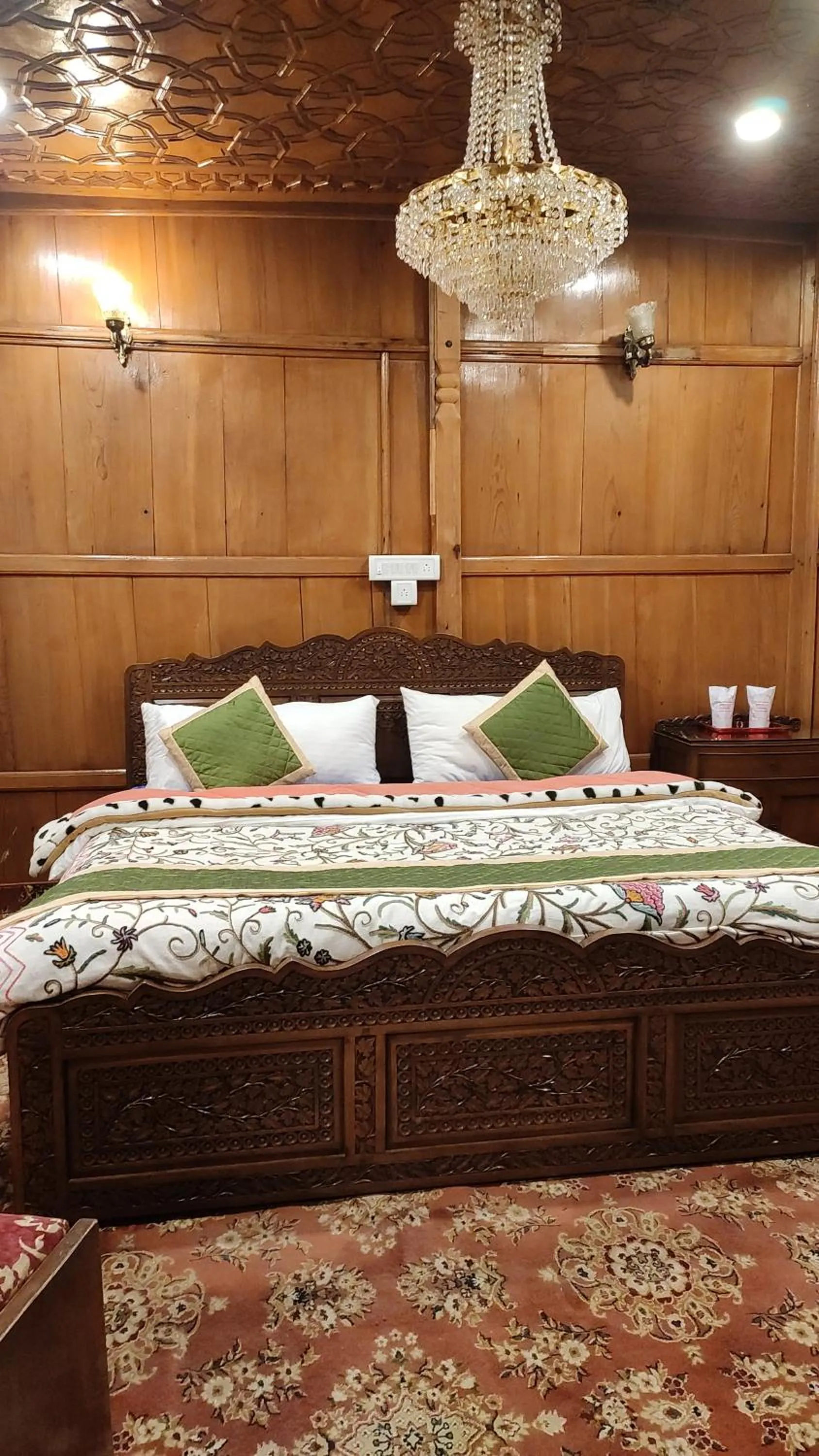 Bedroom, Bed in Dilshad Houseboats