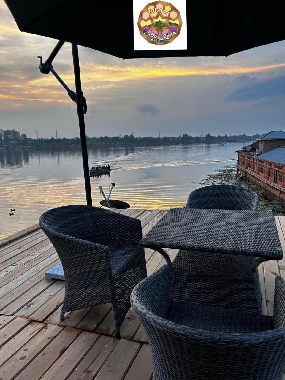 Lake view in Dilshad Houseboats