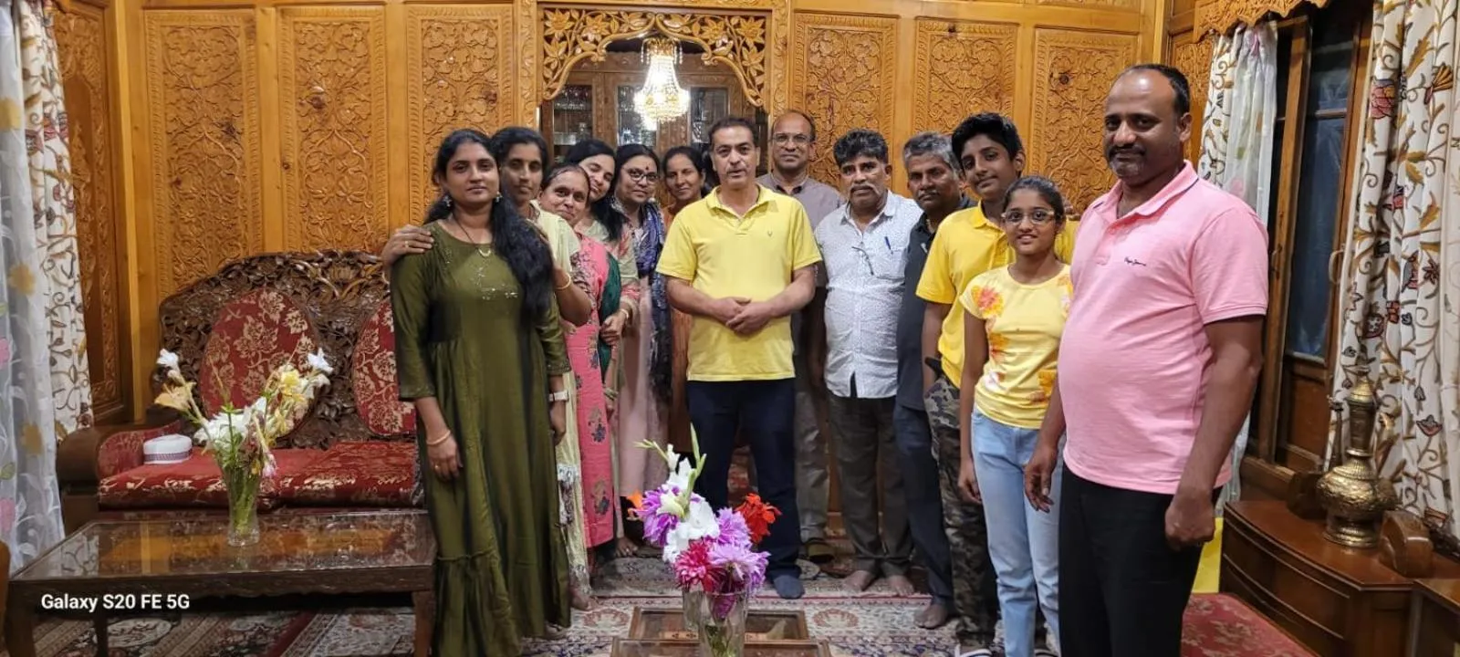group of guests in Dilshad Houseboats
