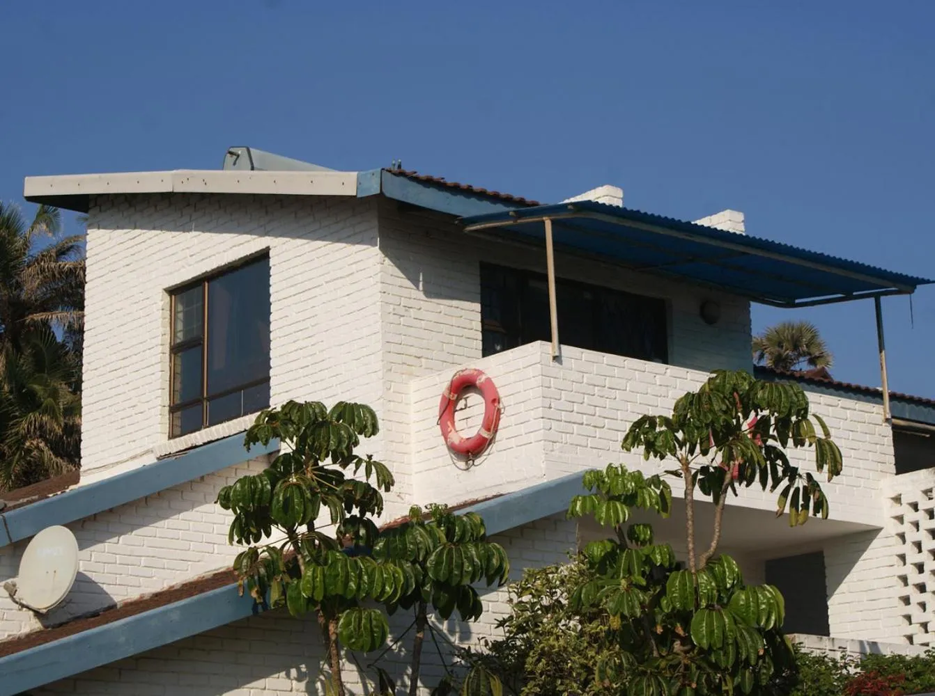 Property building in Boathouse Bed and Biscuit - Upper Deck