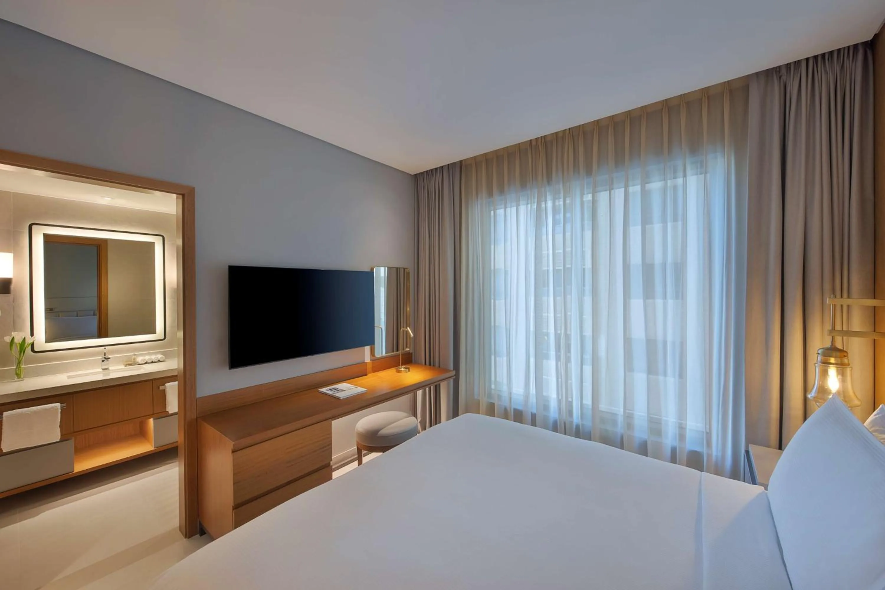 Bedroom, Bed in DoubleTree by Hilton Sharjah Waterfront Hotel And Residences