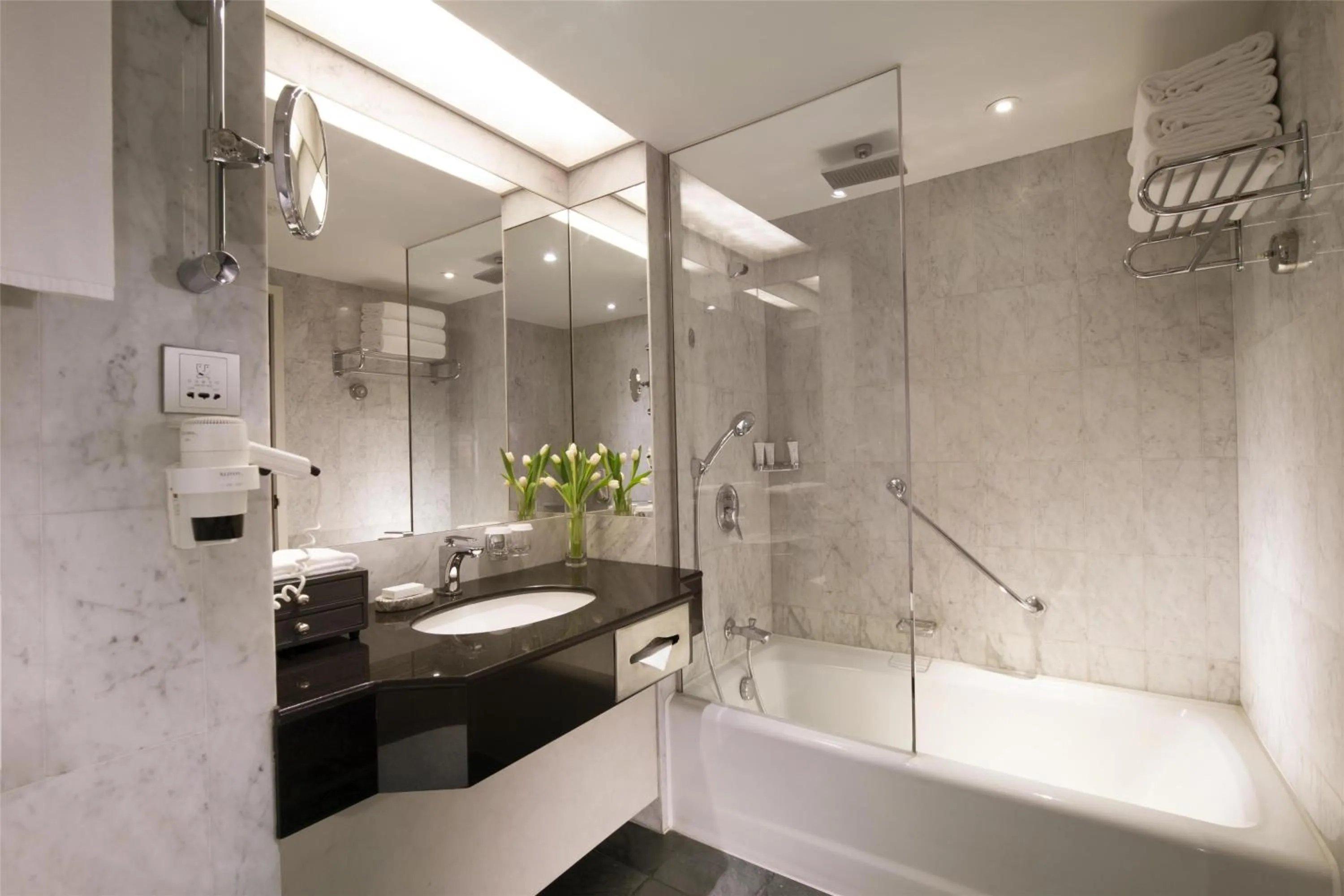 Bathroom in Kempinski Hotel Beijing Yansha Center