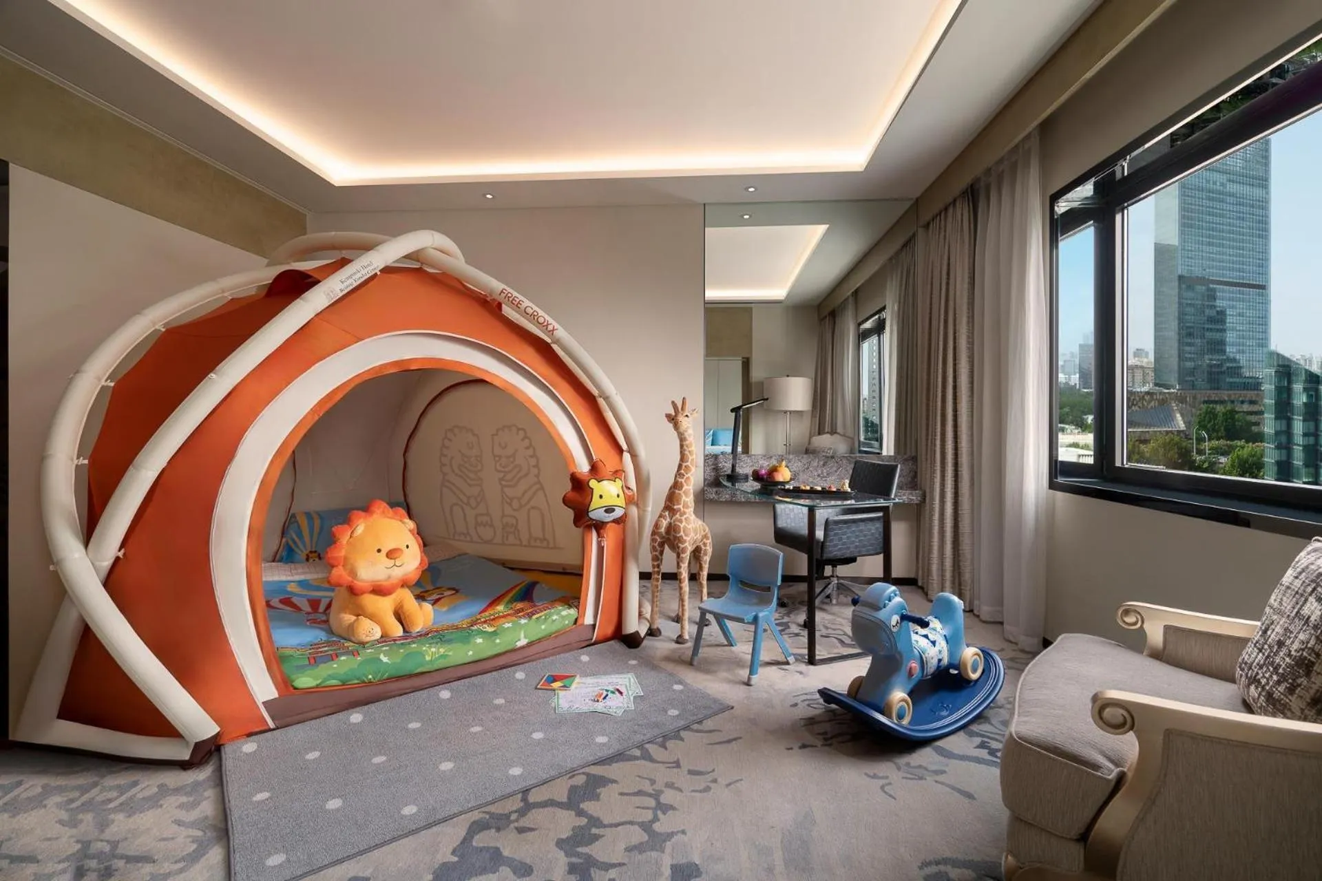 Bedroom in Kempinski Hotel Beijing Yansha Center