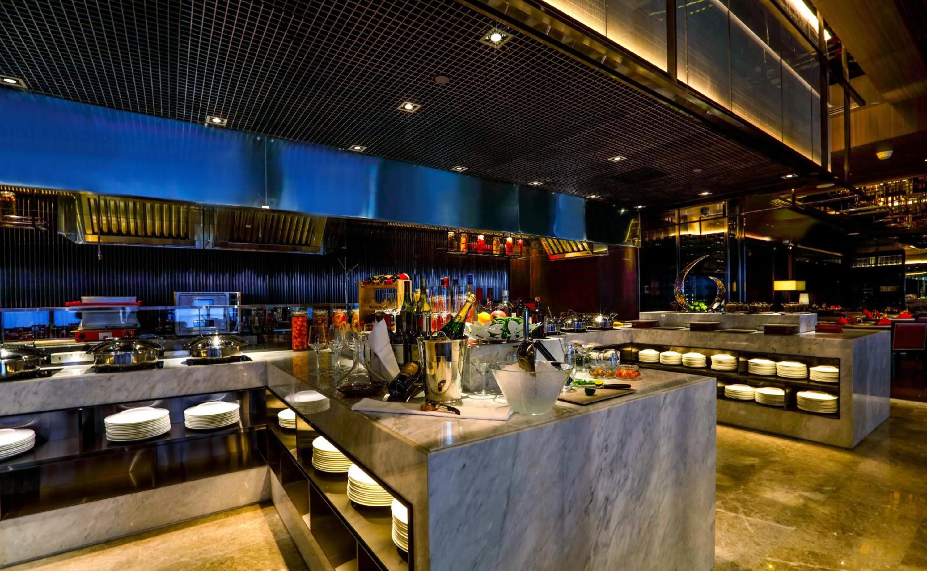Restaurant/places to eat in Kempinski Hotel Beijing Yansha Center