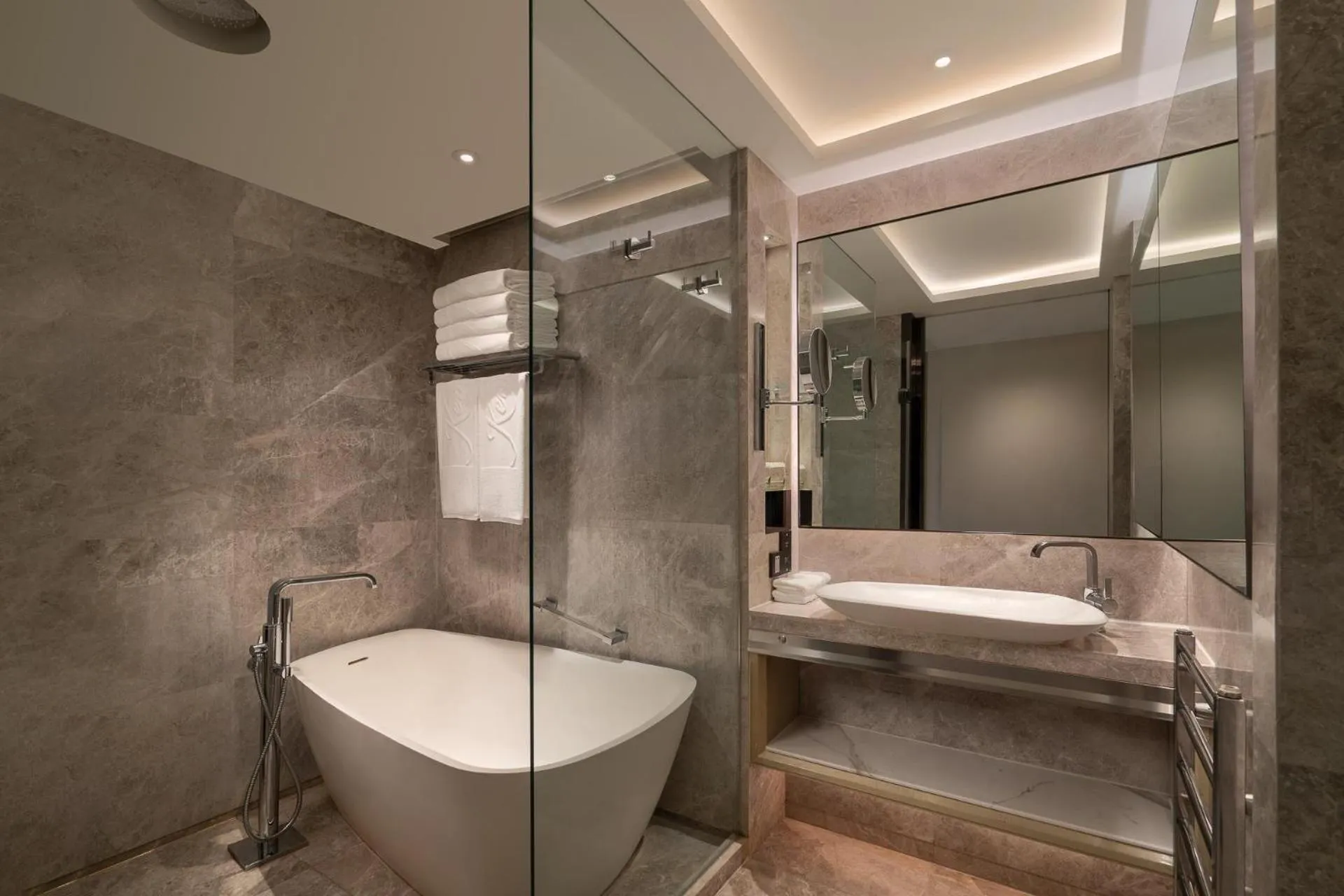 Bathroom in Kempinski Hotel Beijing Yansha Center
