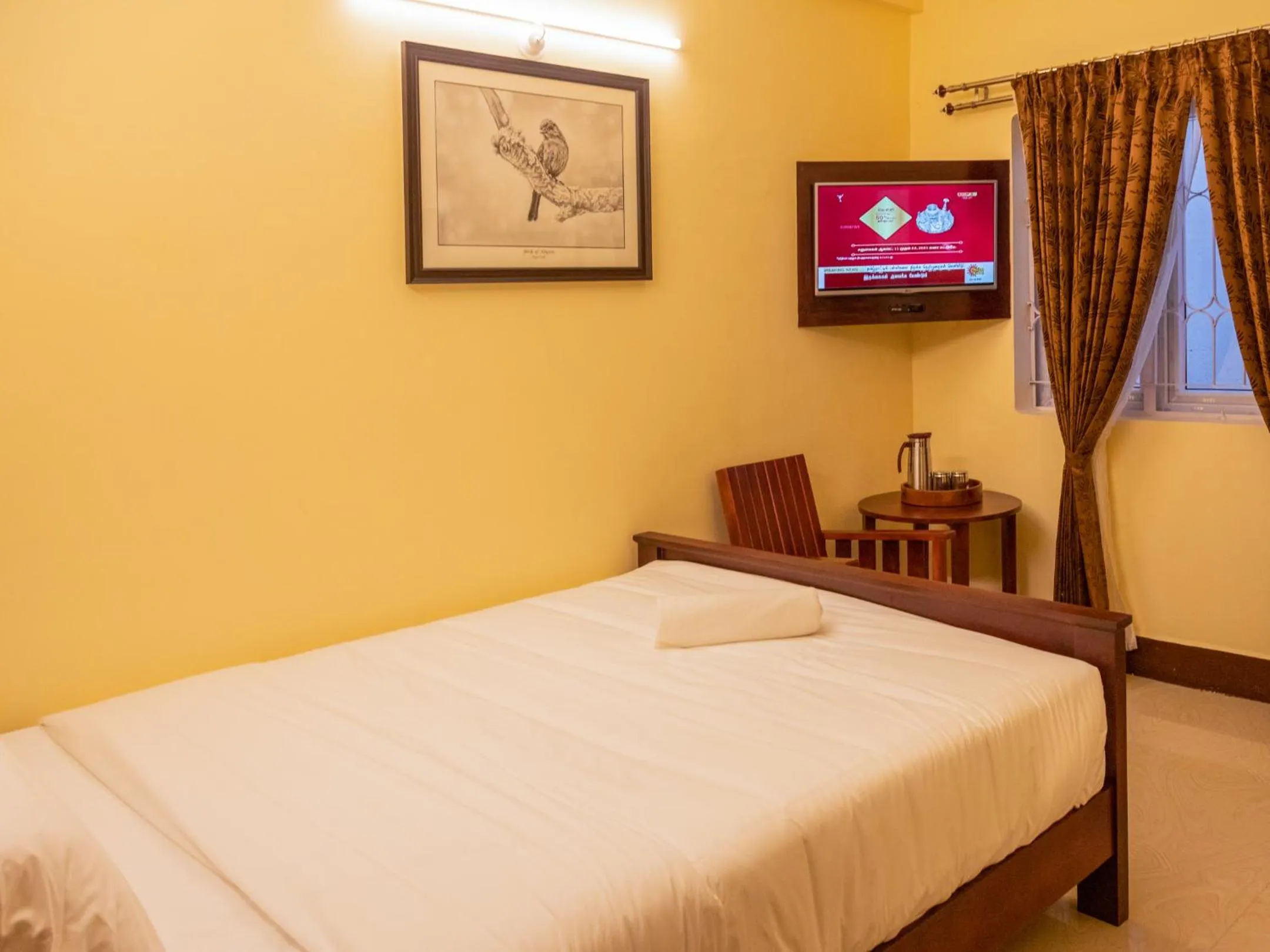 Bedroom, Bed in Aakash Rooms and Cottages,