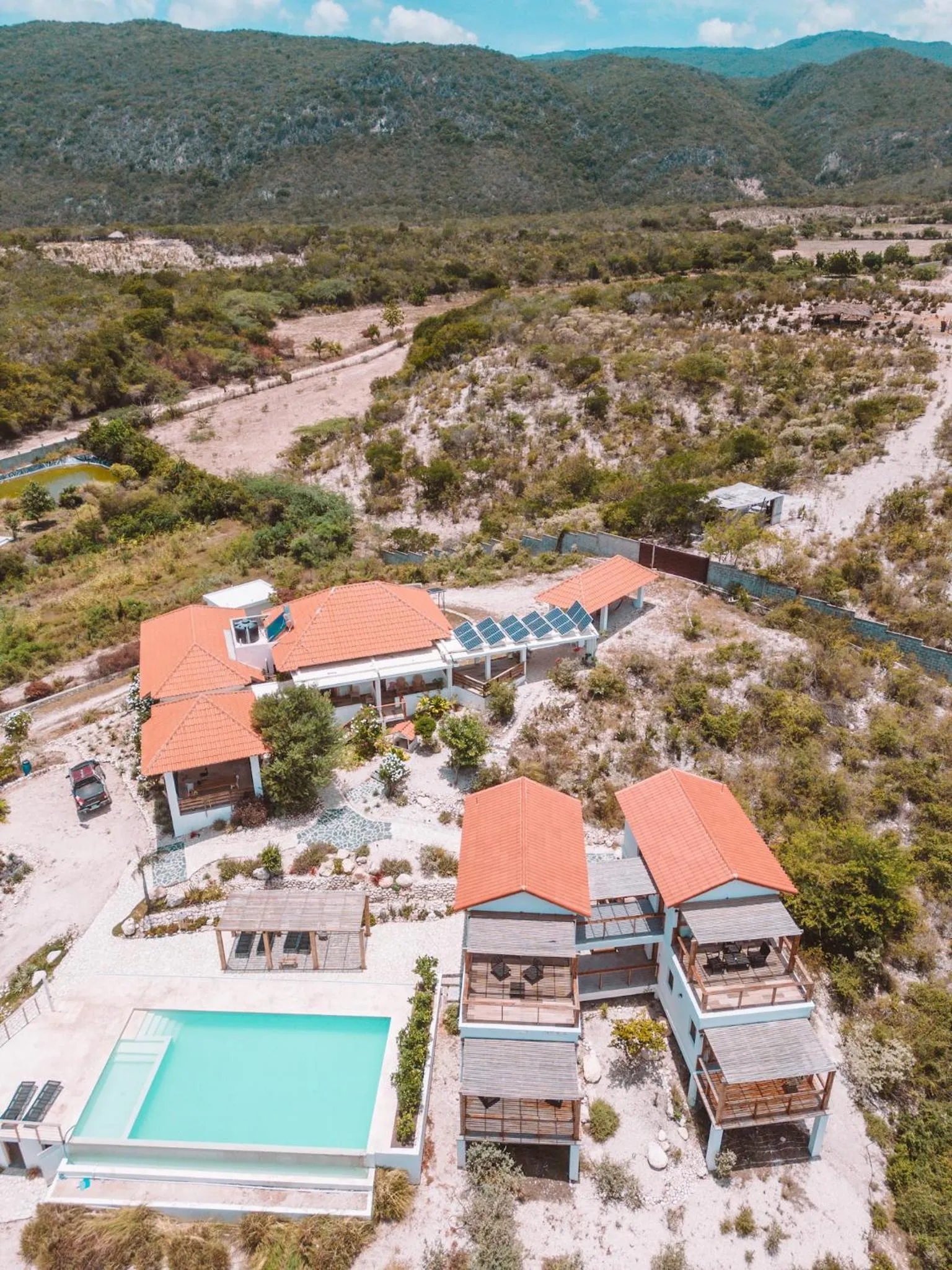 Property building in Altos de la Caobita