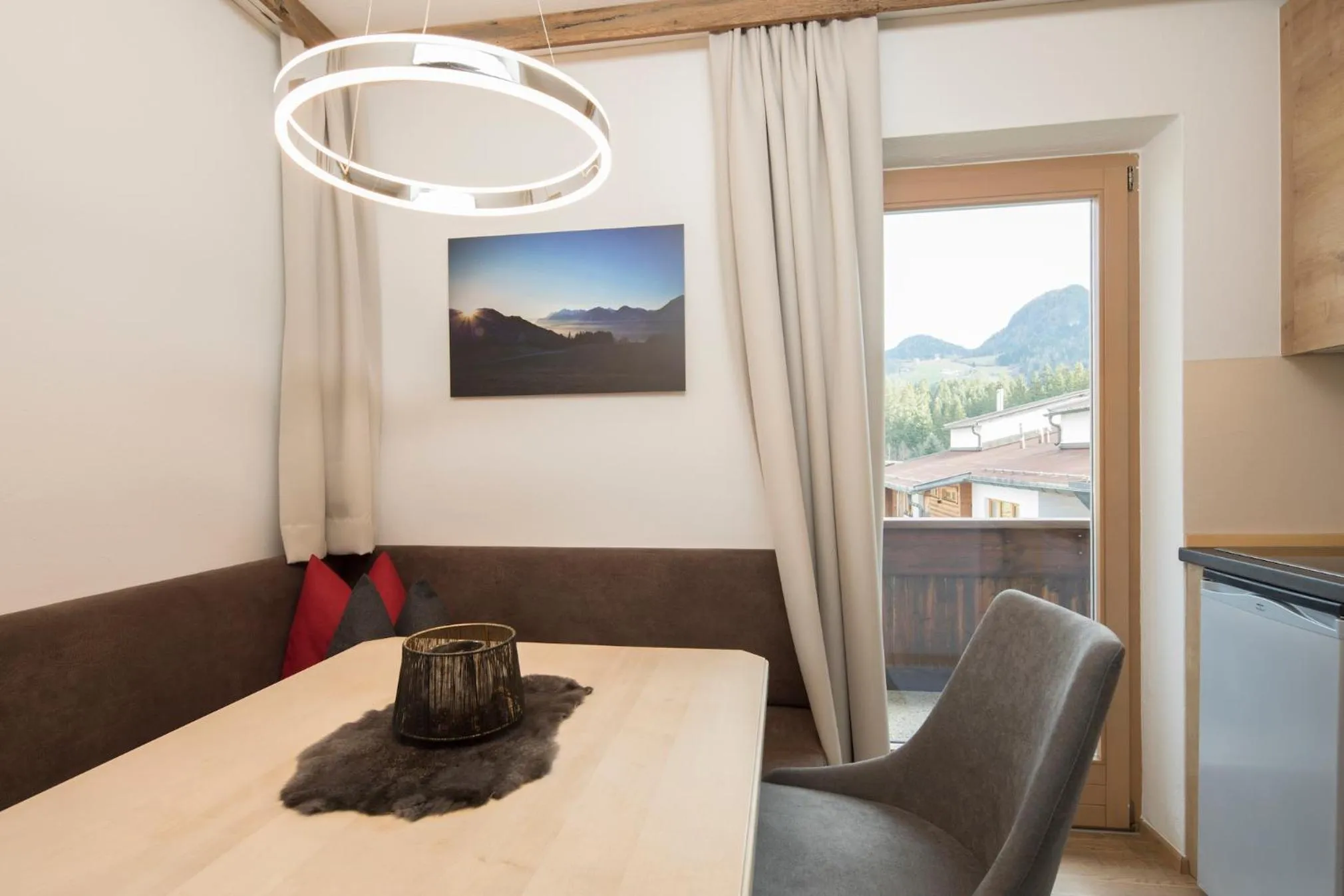 Kitchen or kitchenette in Angerer Alpine Suiten und Familienappartements Tirol