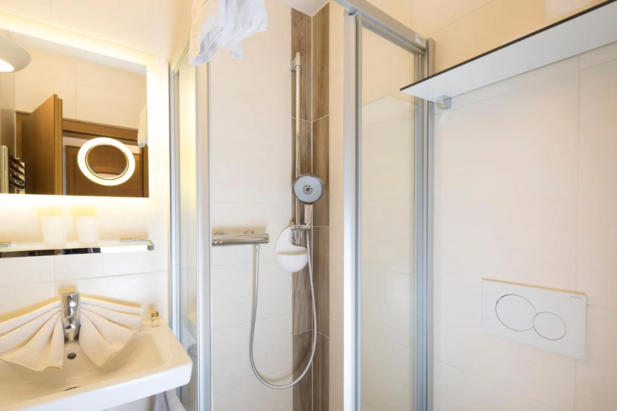 Shower in Angerer Alpine Suiten und Familienappartements Tirol