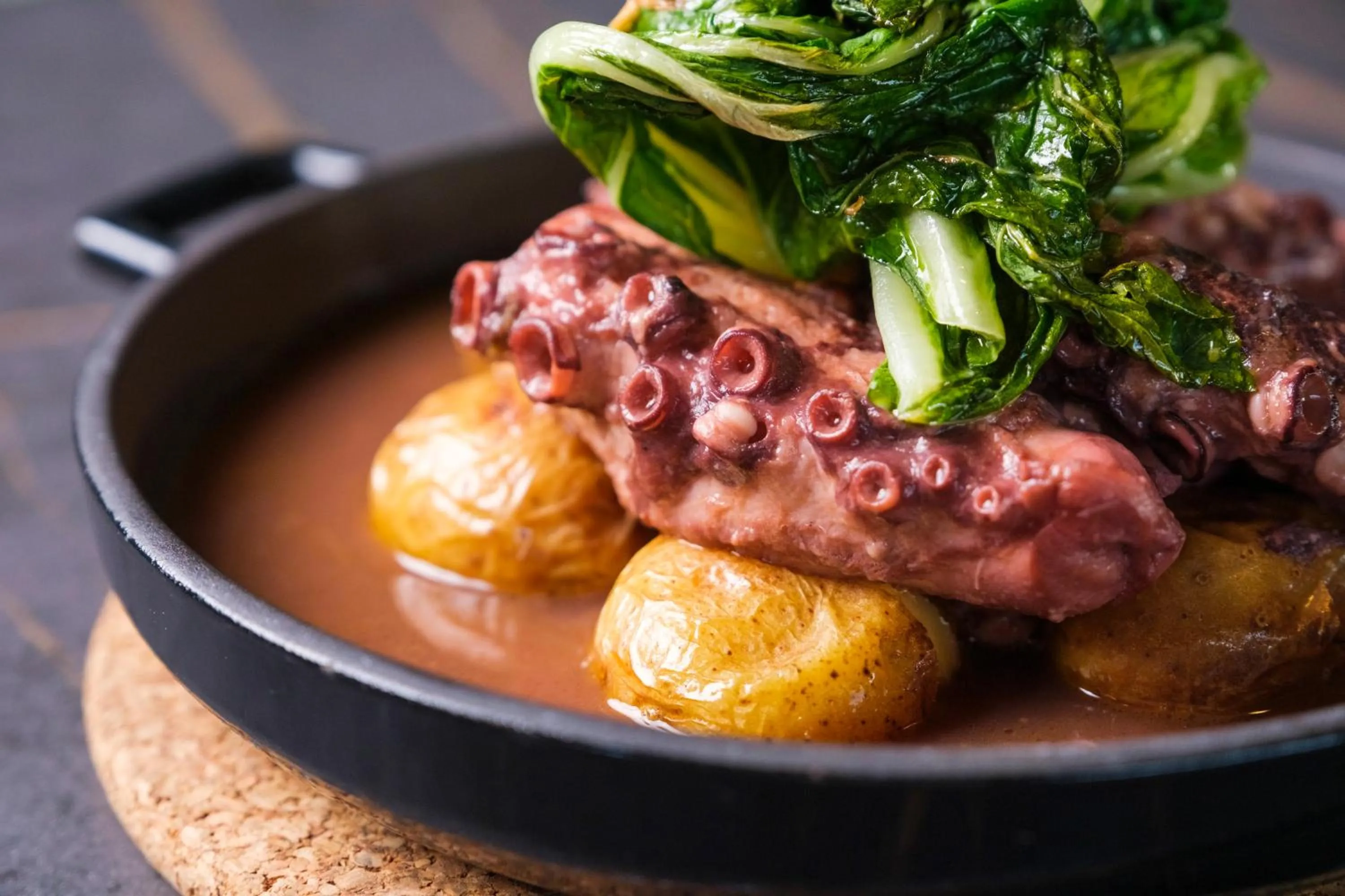 Restaurant/places to eat in The Shipyard - Angra