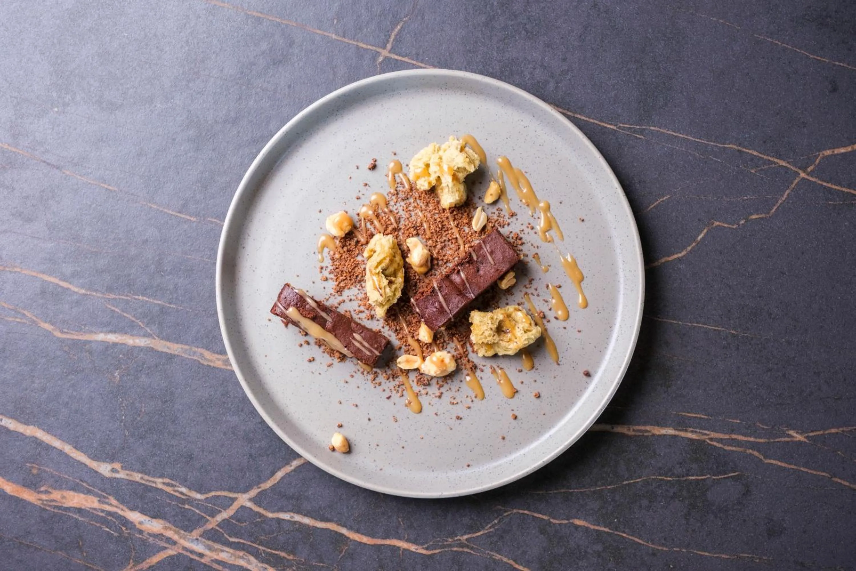 Restaurant/places to eat in The Shipyard - Angra