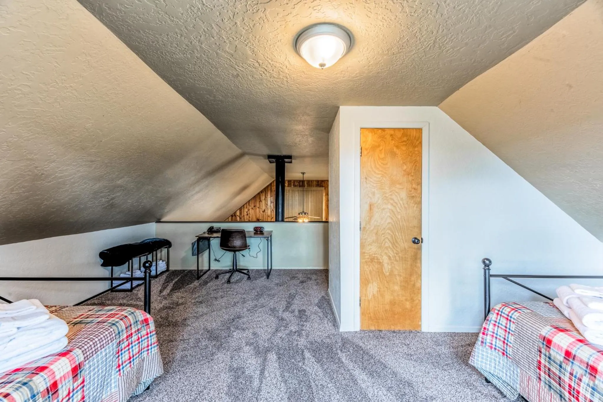 Property building, Bed in Four Cubs