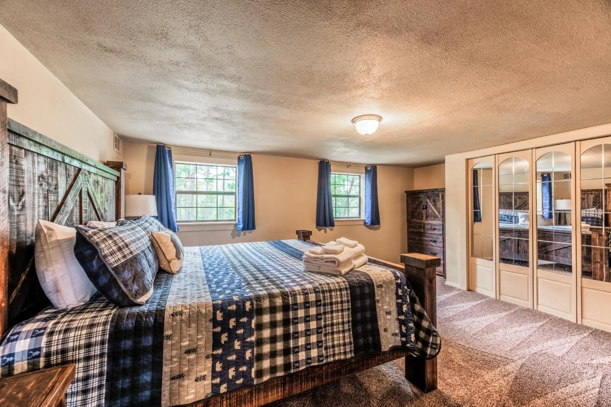 Property building, Bed in Four Cubs