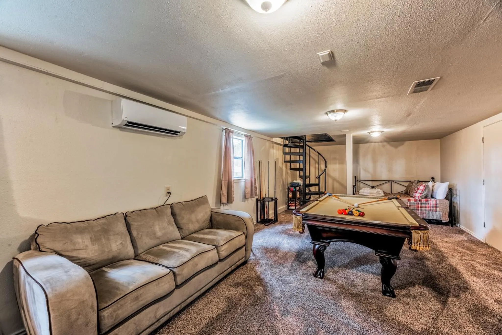 Property building in Four Cubs